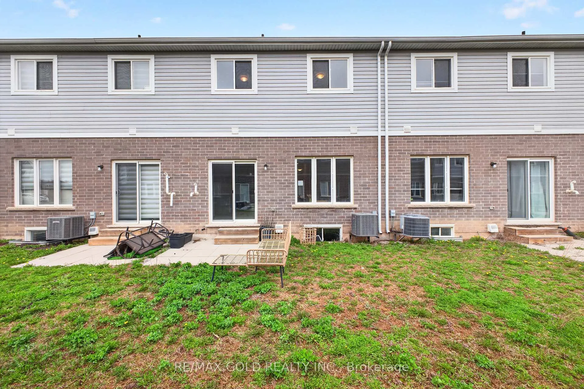 Photo 5 of 129 Sunflower Place, Welland, West Welland — HOMEH