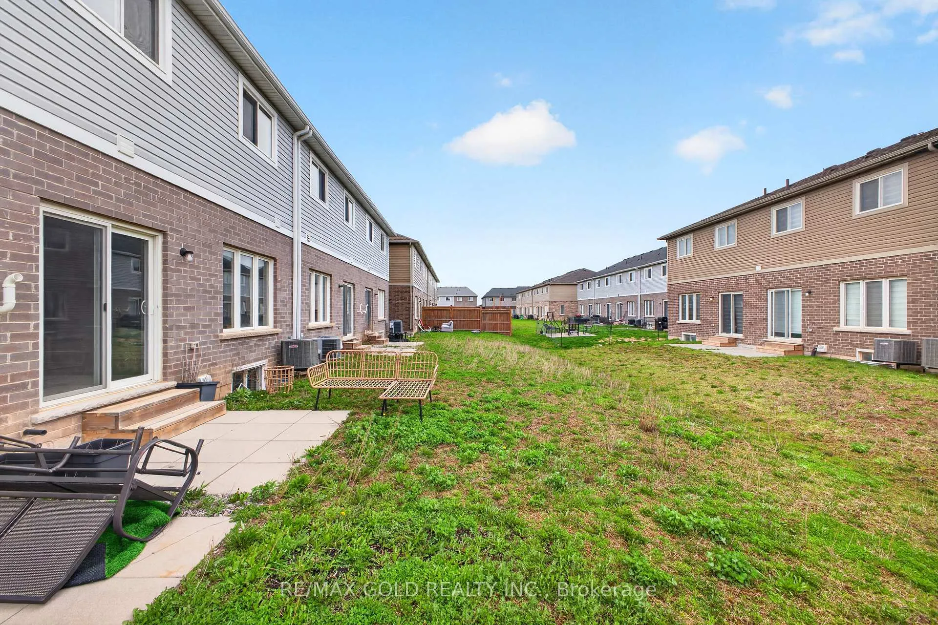 Photo 7 of 129 Sunflower Place, Welland, West Welland — HOMEH