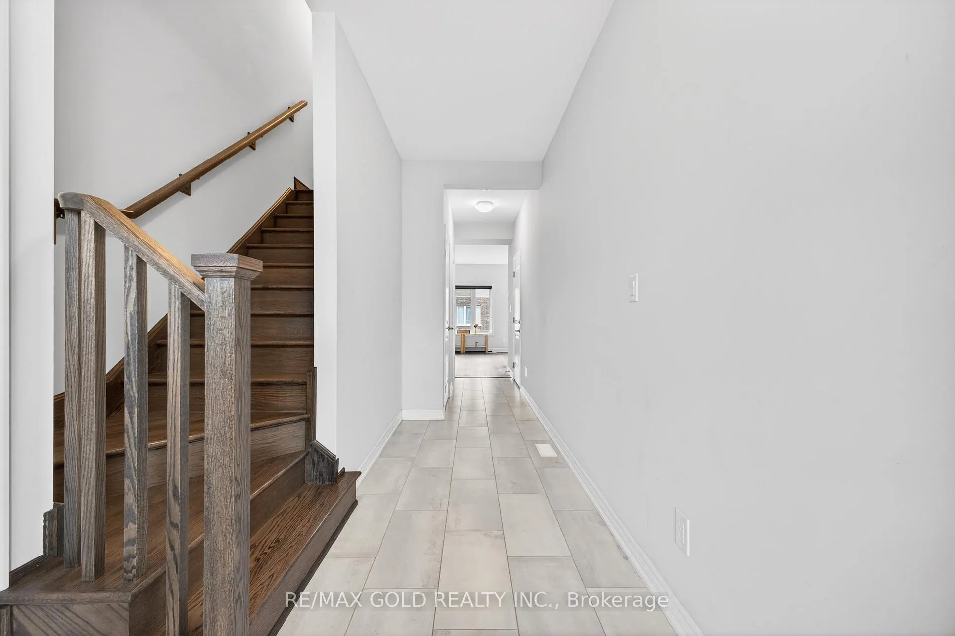 Photo 10 of 129 Sunflower Place, Welland, West Welland — HOMEH