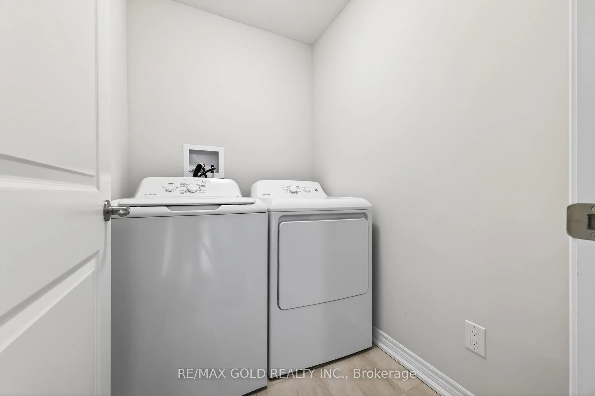 Photo 25 of 129 Sunflower Place, Welland, West Welland — HOMEH