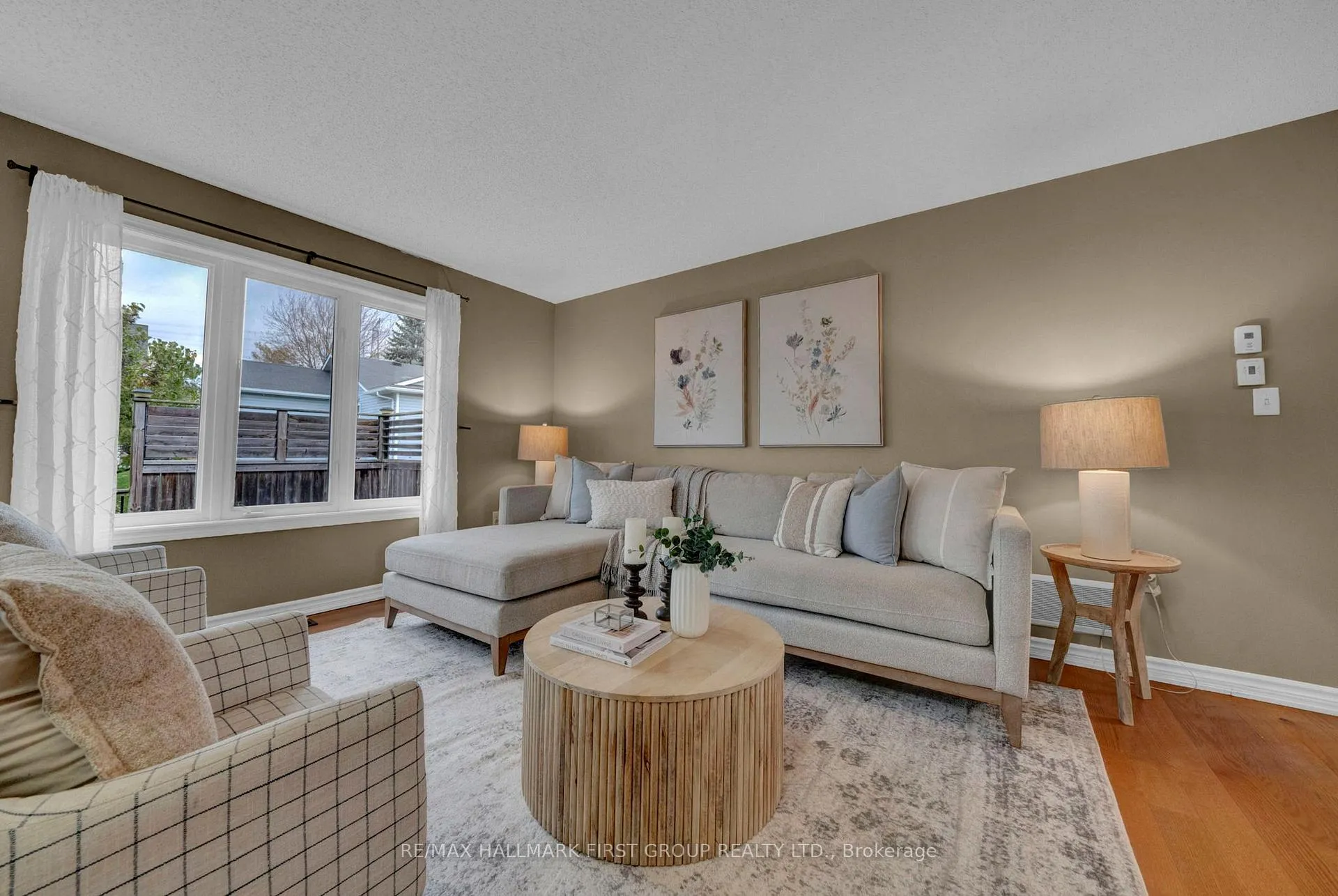 Photo 8 of 14 Champlain Court, Clarington, Newcastle — HOMEH