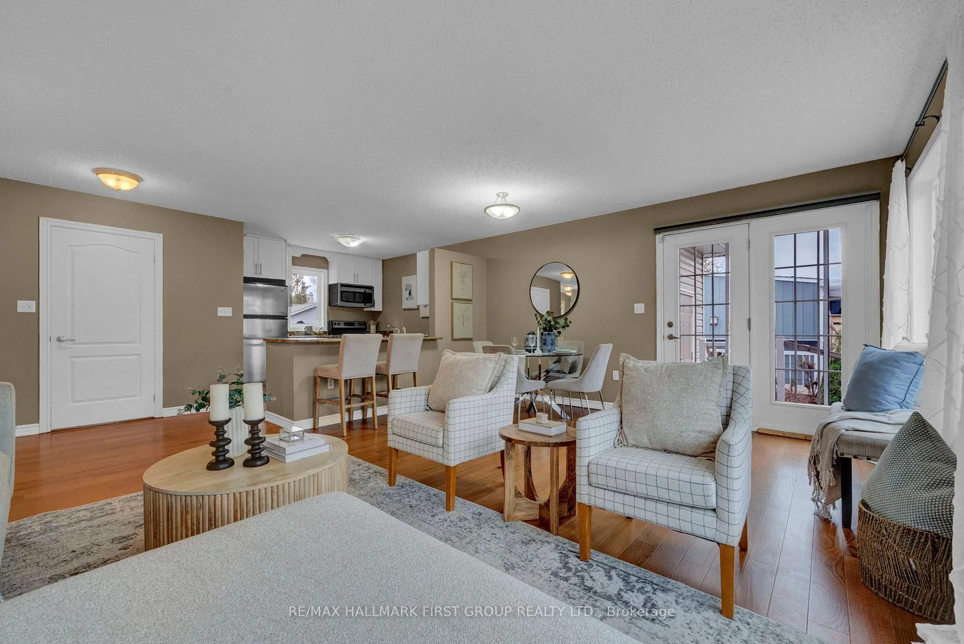 Photo 9 of 14 Champlain Court, Clarington, Newcastle — HOMEH