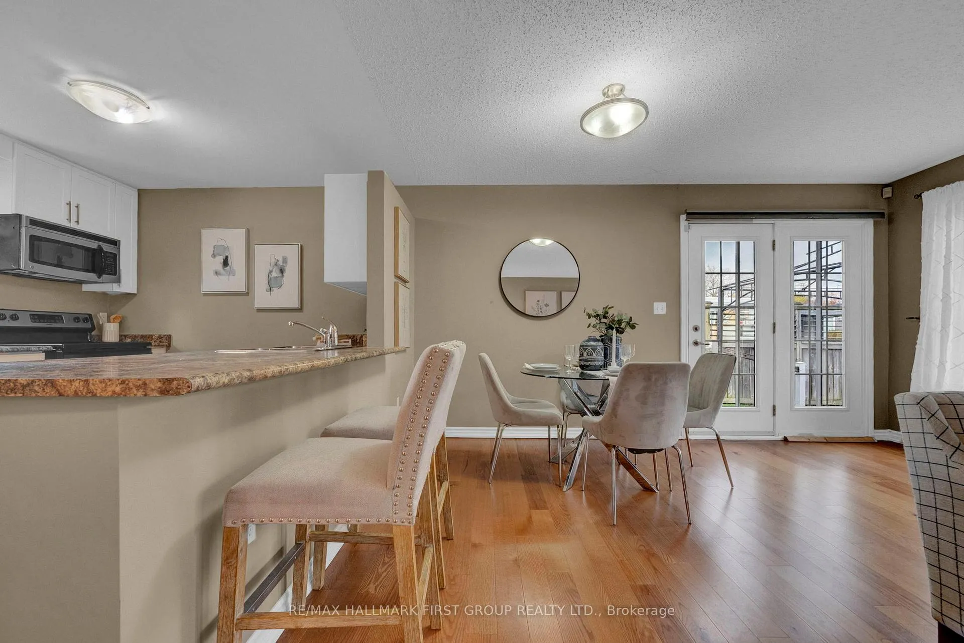Photo 12 of 14 Champlain Court, Clarington, Newcastle — HOMEH