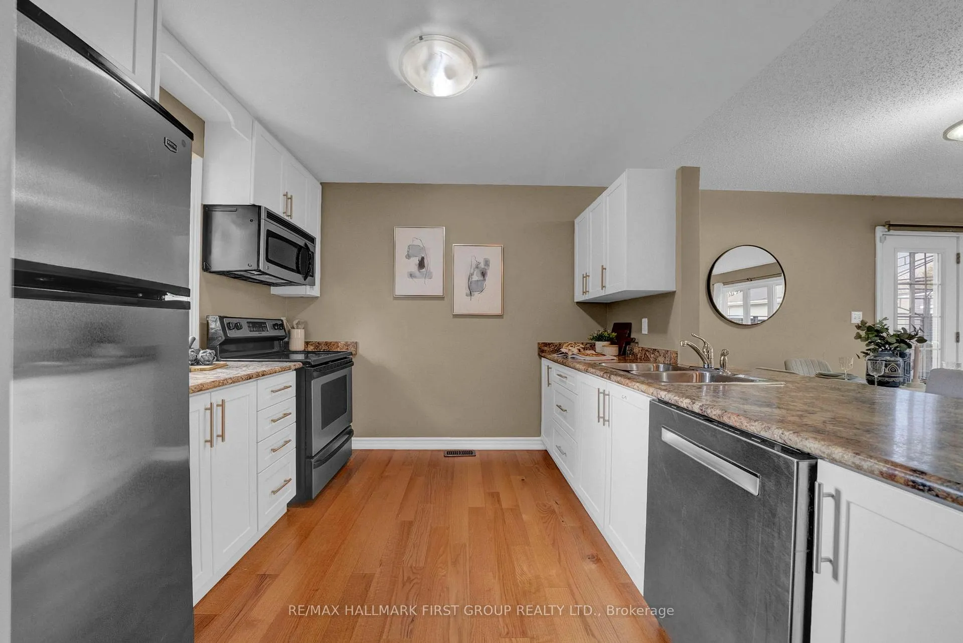 Photo 14 of 14 Champlain Court, Clarington, Newcastle — HOMEH