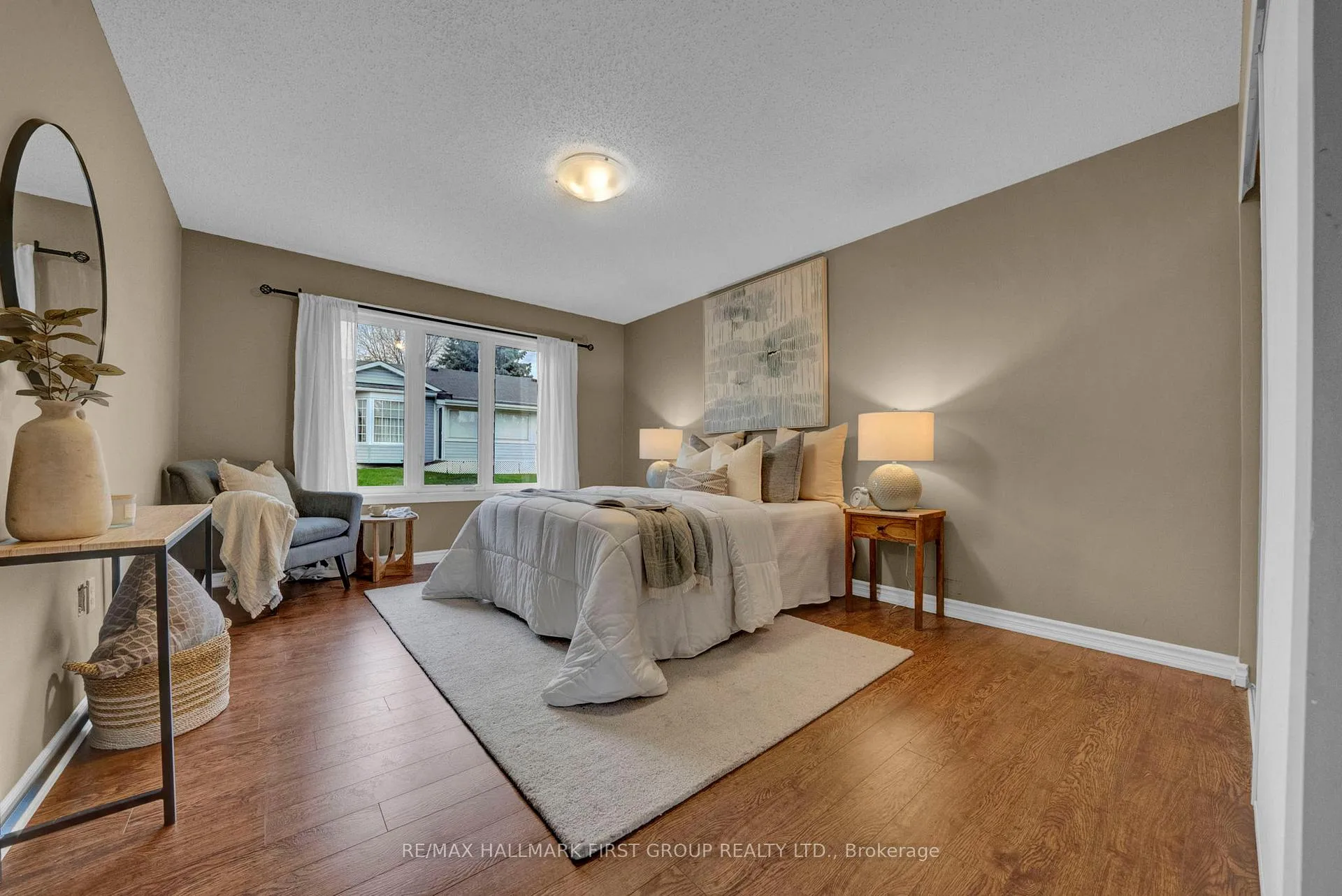 Photo 15 of 14 Champlain Court, Clarington, Newcastle — HOMEH