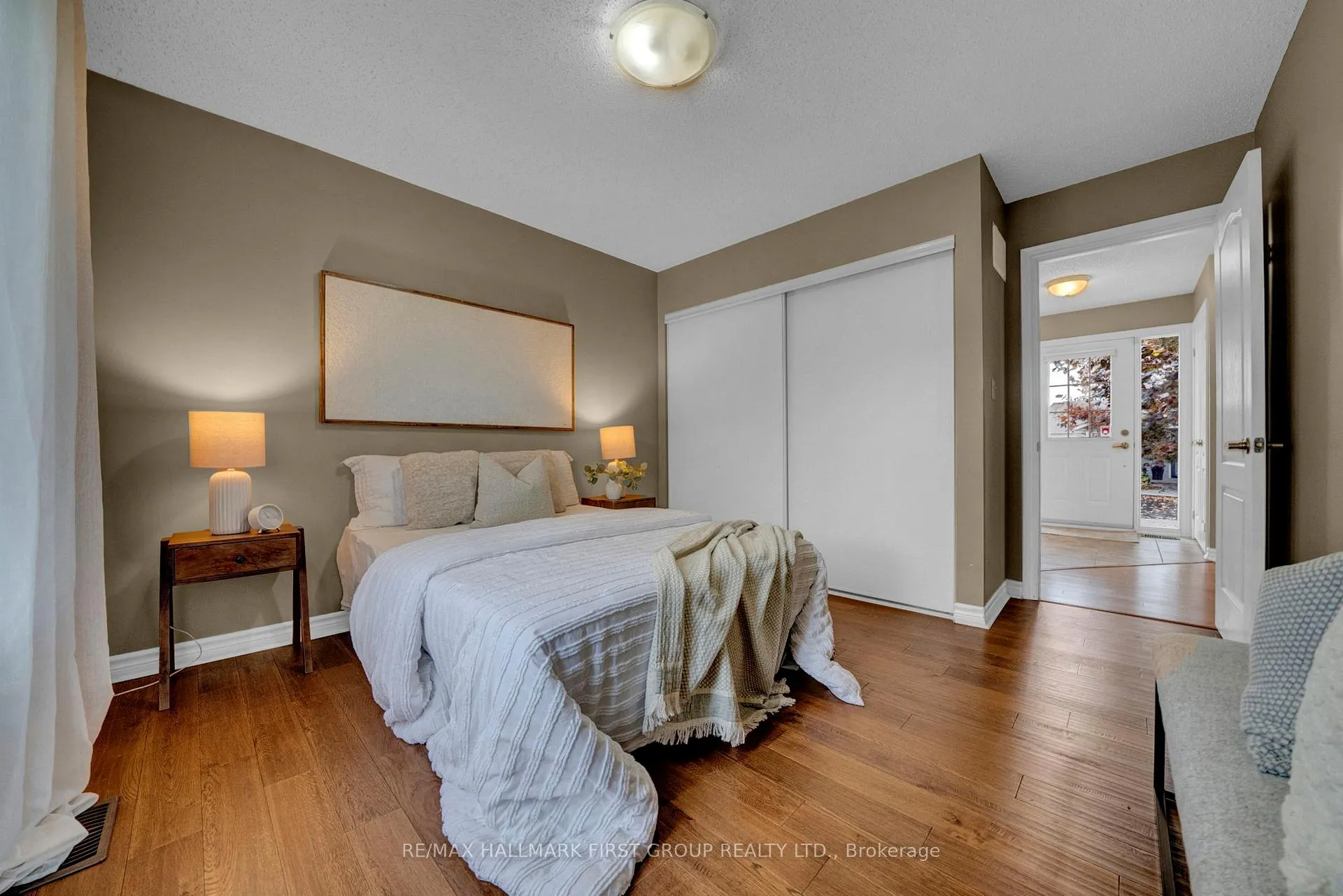 Photo 18 of 14 Champlain Court, Clarington, Newcastle — HOMEH