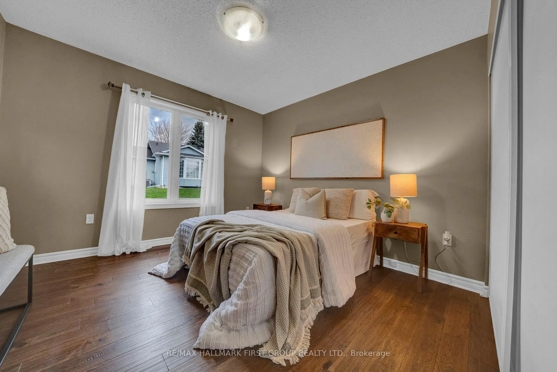 Photo 19 of 14 Champlain Court, Clarington, Newcastle — HOMEH