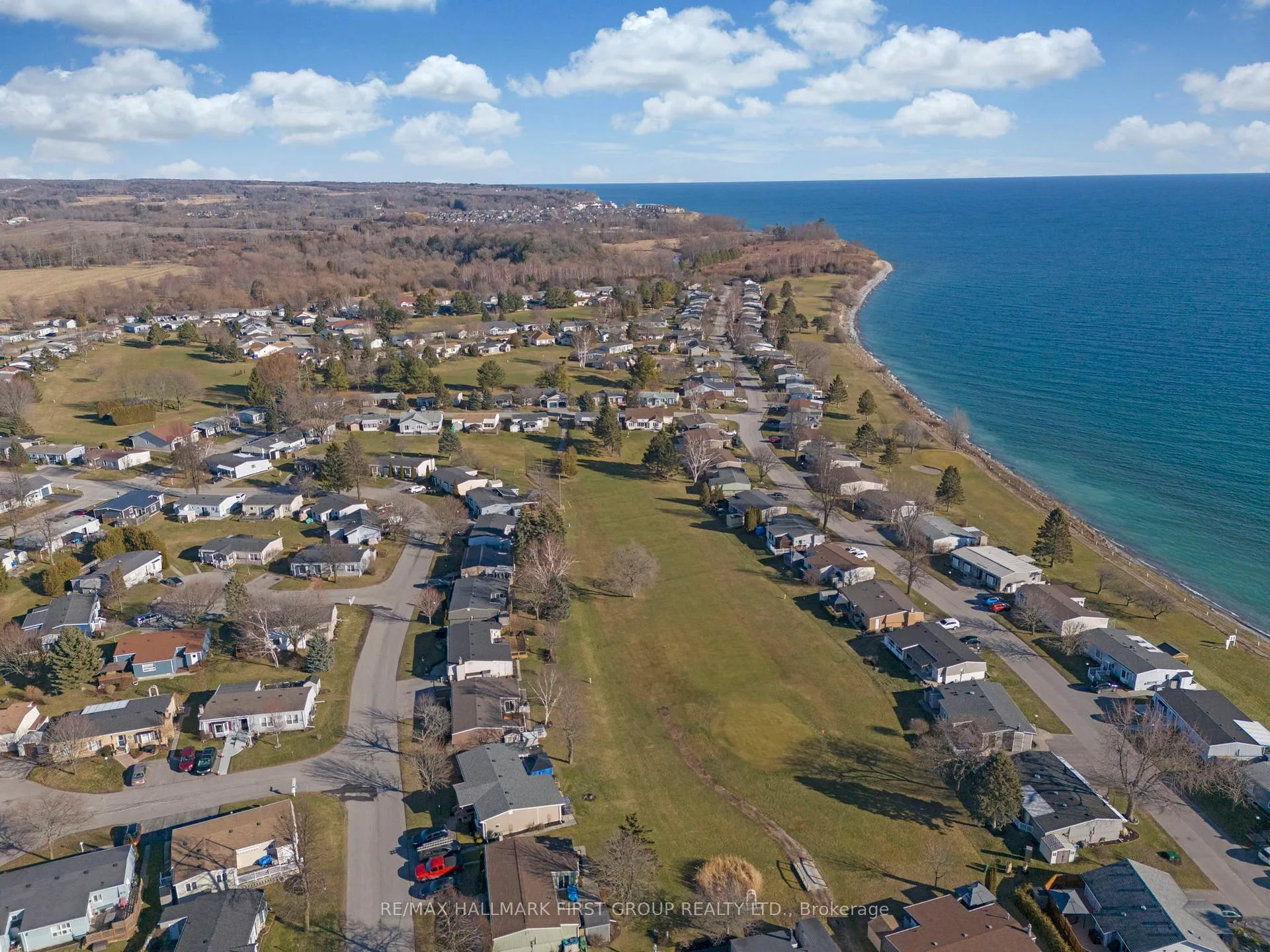 Photo 36 of 14 Champlain Court, Clarington, Newcastle — HOMEH