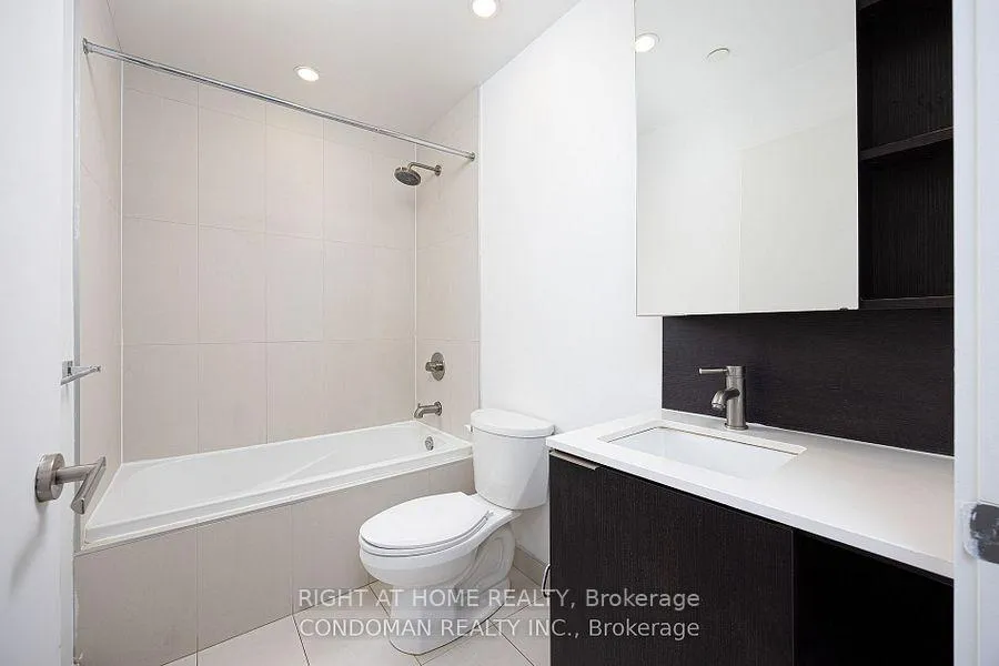 Photo 4 of Unit 2313, 170 Sumach Street, Toronto, Regent Park — HOMEH