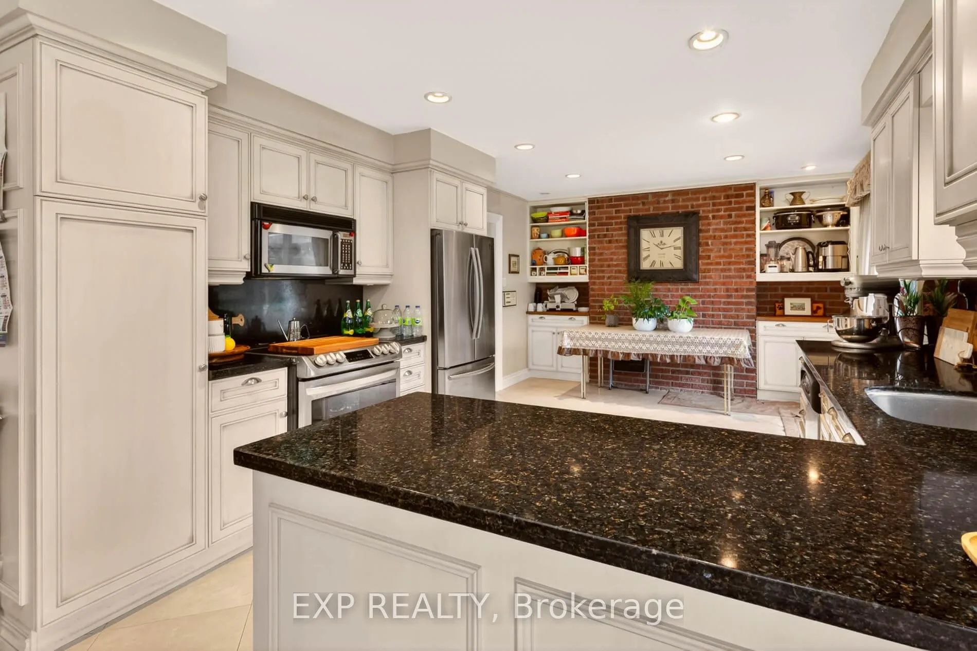 Photo 13 of 124 Ellis Avenue, King, Nobleton — HOMEH
