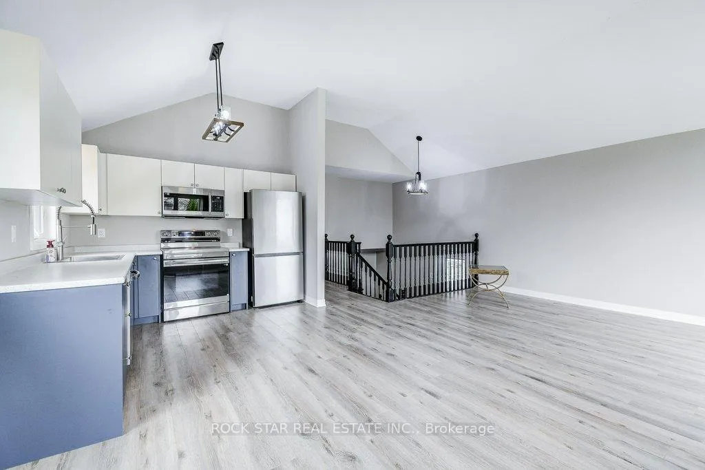 Photo 15 of 545 Trico Drive, Cambridge — HOMEH