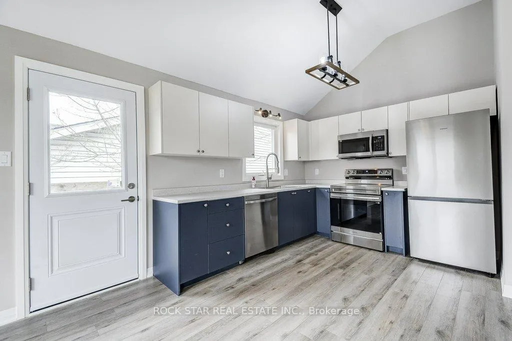 Photo 16 of 545 Trico Drive, Cambridge — HOMEH