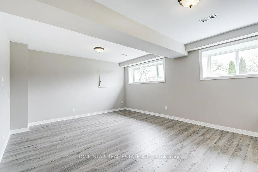 Photo 31 of 545 Trico Drive, Cambridge — HOMEH