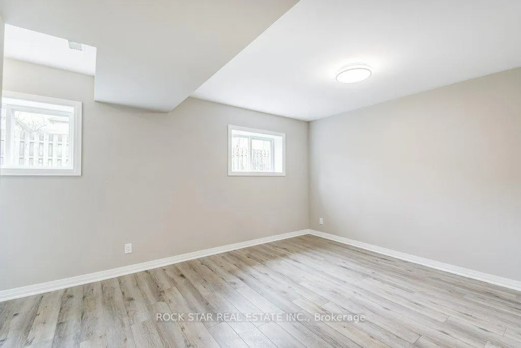 Photo 33 of 545 Trico Drive, Cambridge — HOMEH