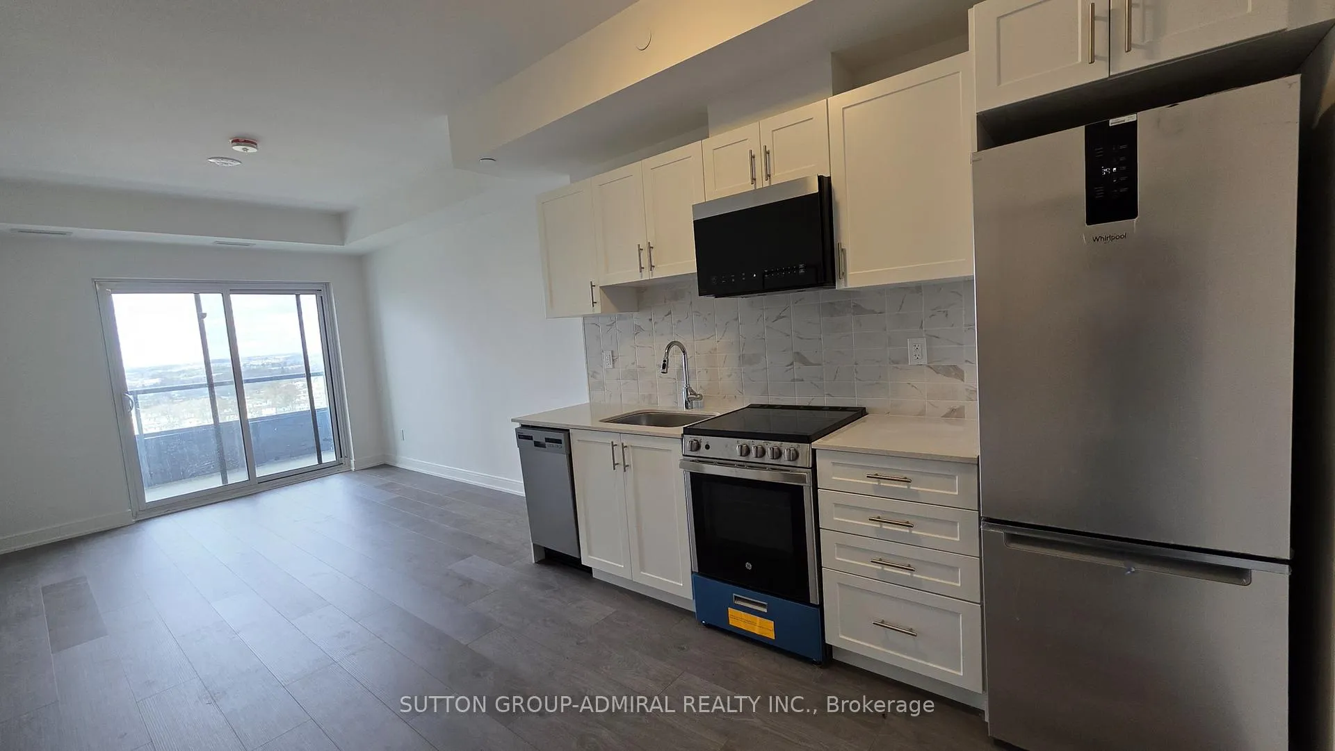 Photo 6 of Unit B1311, 715 Davis Drive, Newmarket, Huron Heights-Leslie Valley — HOMEH