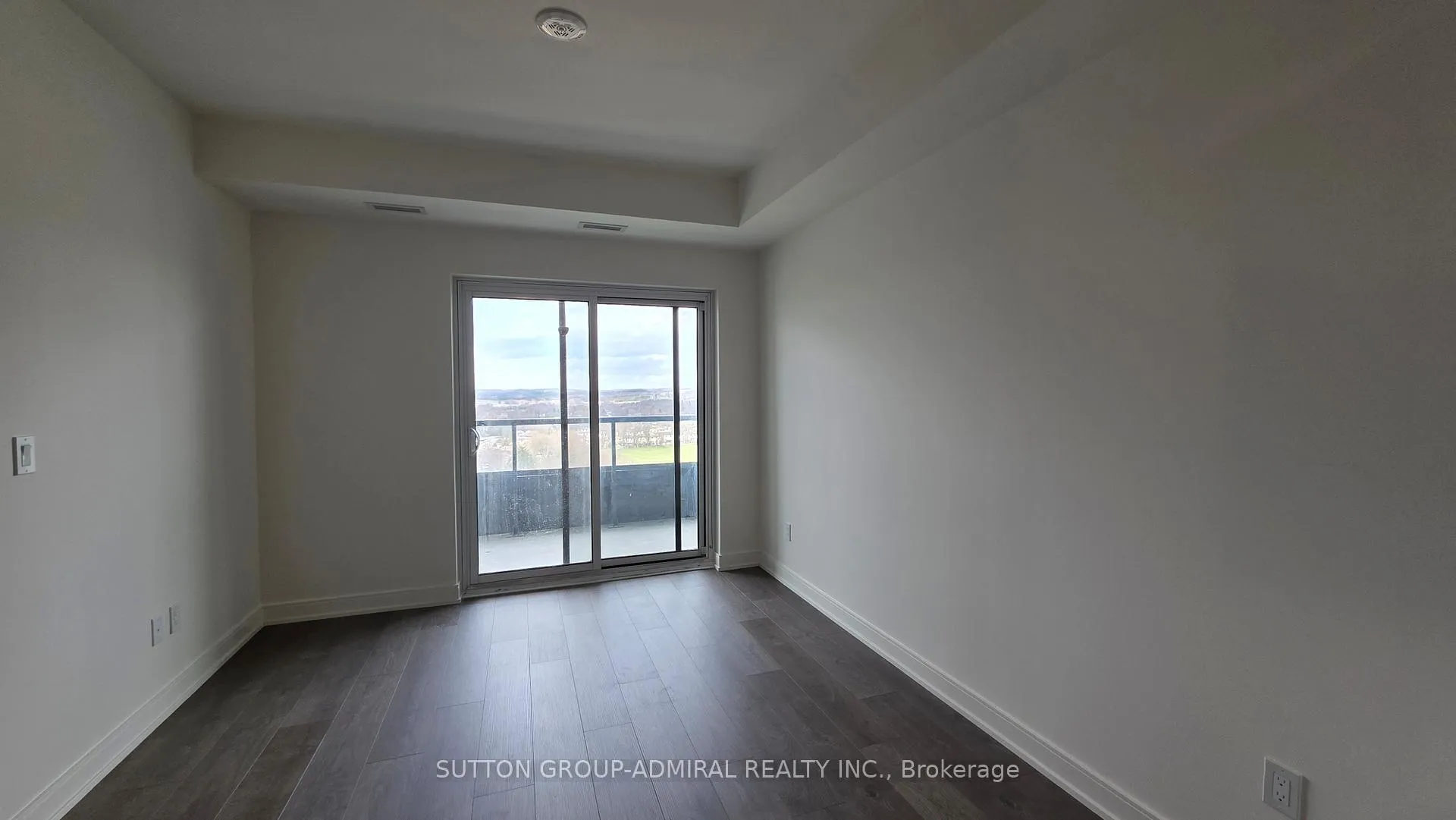 Photo 7 of Unit B1311, 715 Davis Drive, Newmarket, Huron Heights-Leslie Valley — HOMEH