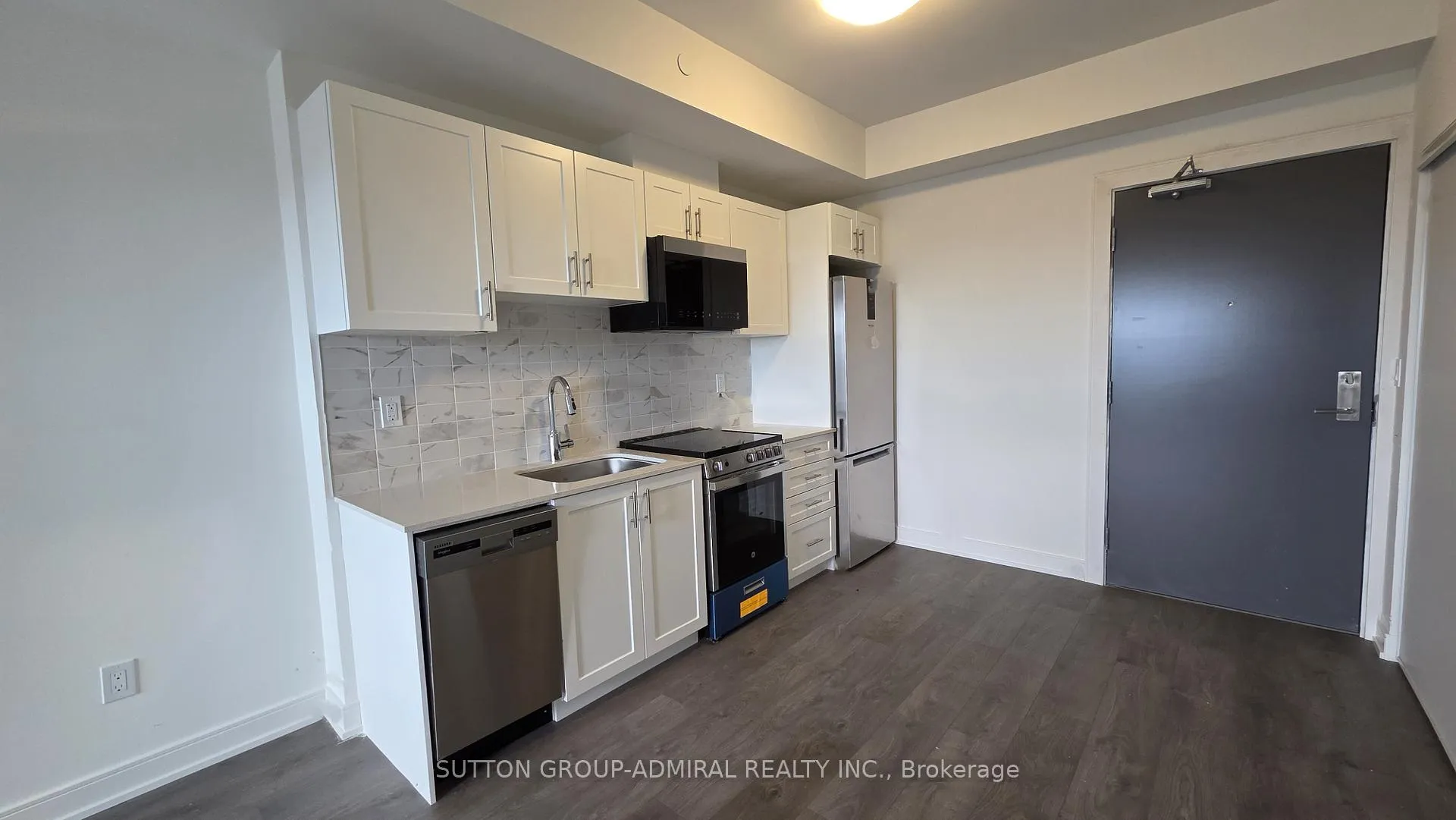 Photo 8 of Unit B1311, 715 Davis Drive, Newmarket, Huron Heights-Leslie Valley — HOMEH