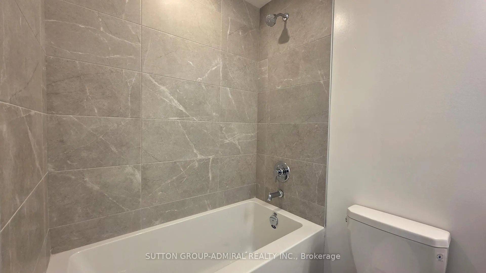 Photo 13 of Unit B1311, 715 Davis Drive, Newmarket, Huron Heights-Leslie Valley — HOMEH
