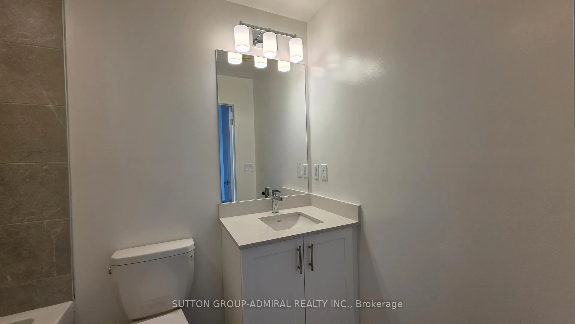 Photo 15 of Unit B1311, 715 Davis Drive, Newmarket, Huron Heights-Leslie Valley — HOMEH