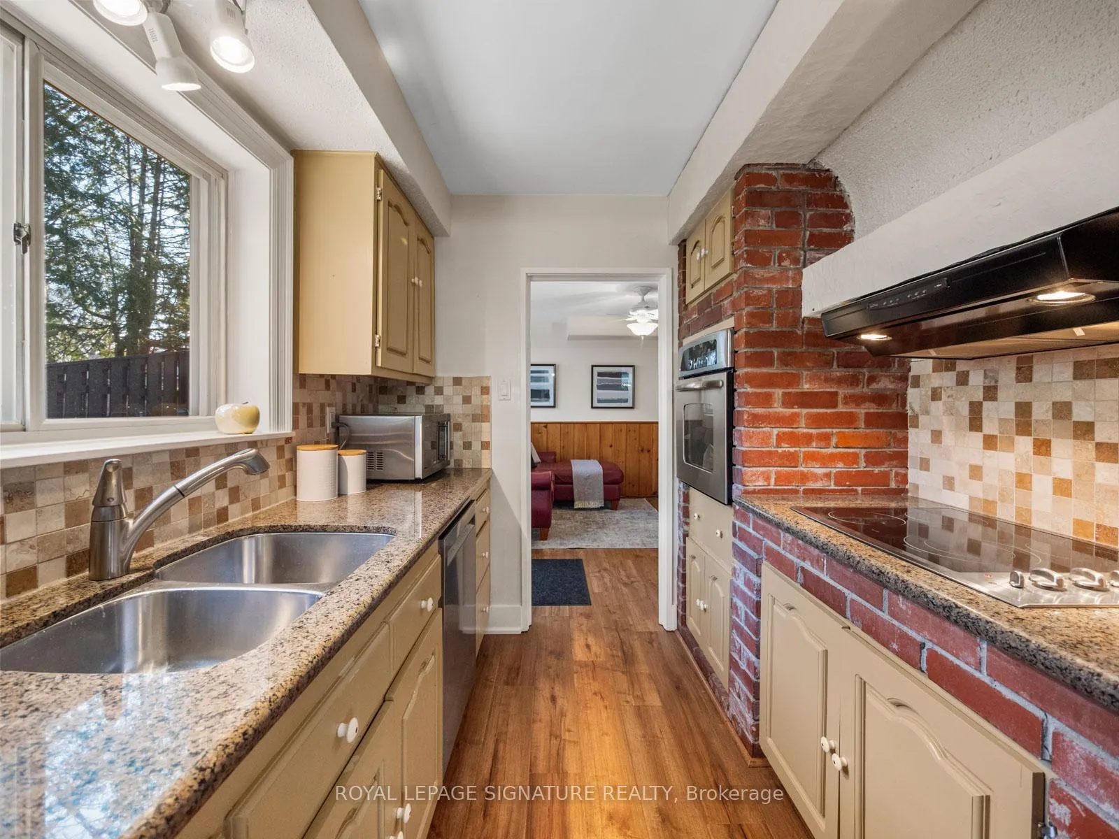 Photo 17 of 27 Madras Crescent, Scarborough, Morningside — HOMEH