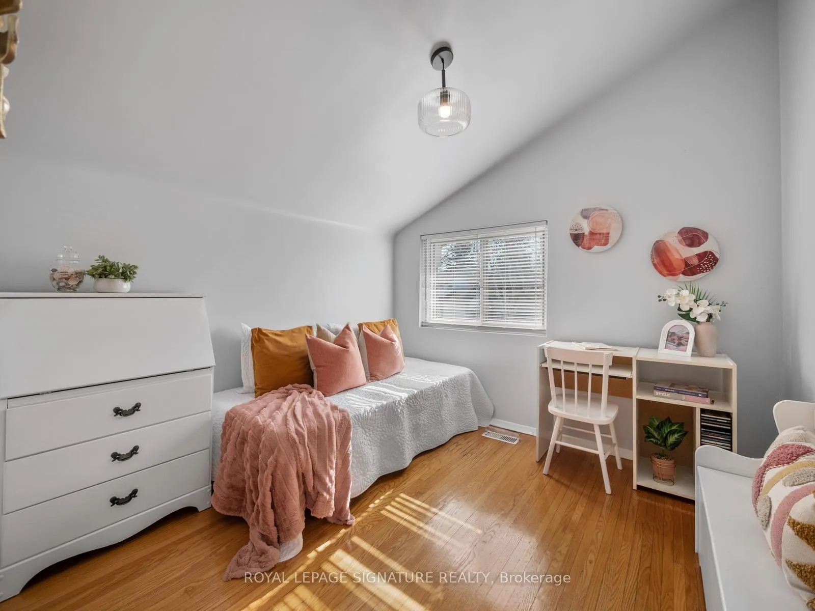 Photo 31 of 27 Madras Crescent, Scarborough, Morningside — HOMEH