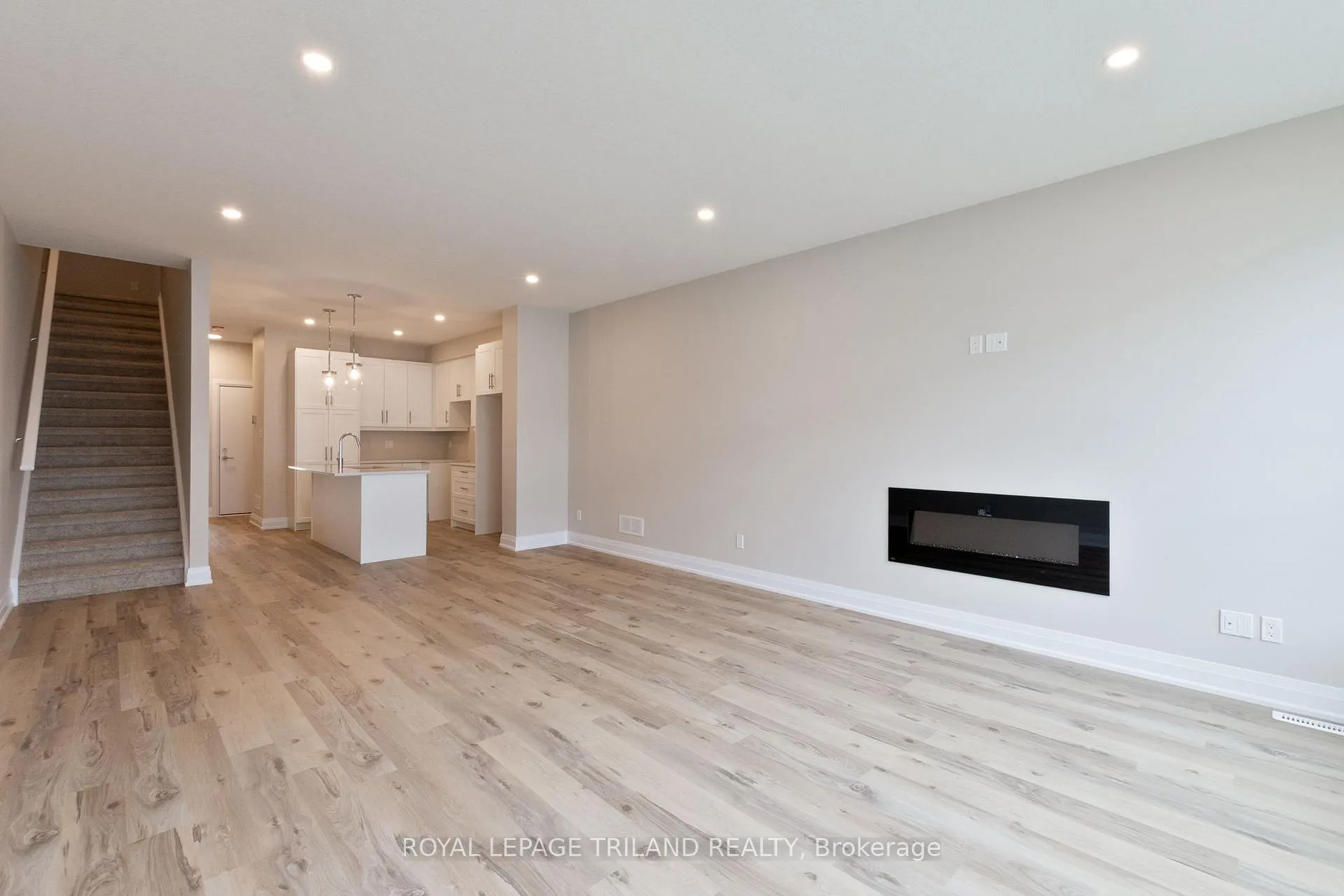 Photo 11 of 786 Banyan Lane, London, North E — HOMEH