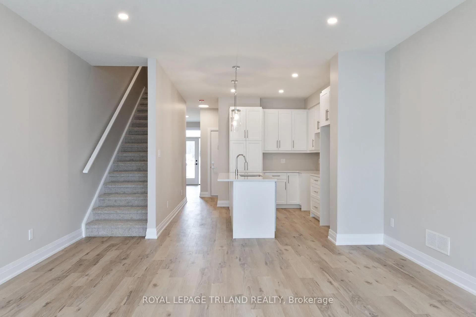 Photo 12 of 786 Banyan Lane, London, North E — HOMEH
