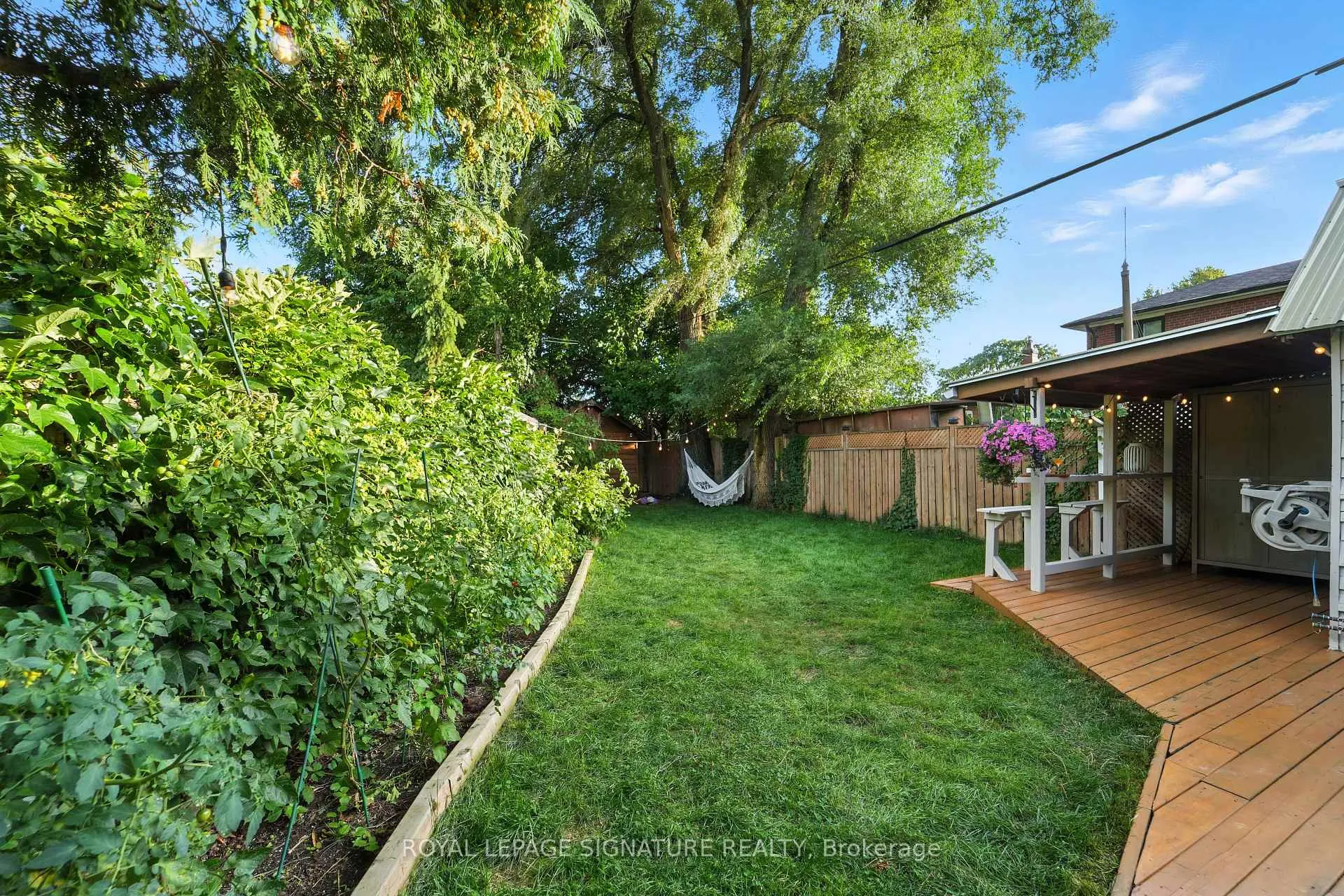 Photo 20 of 33 Cochrane Drive, Etobicoke, Stonegate-Queensway — HOMEH