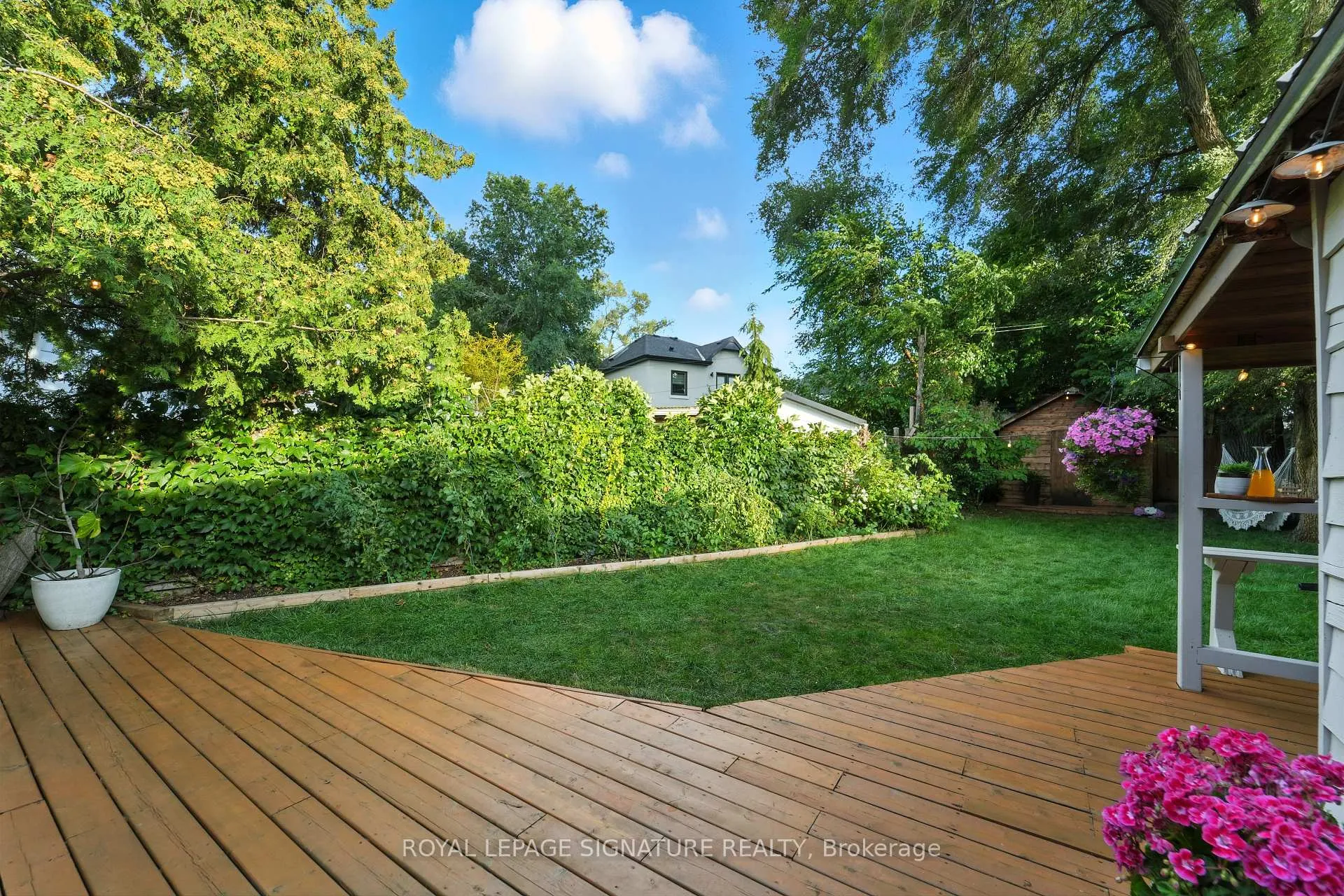 Photo 23 of 33 Cochrane Drive, Etobicoke, Stonegate-Queensway — HOMEH