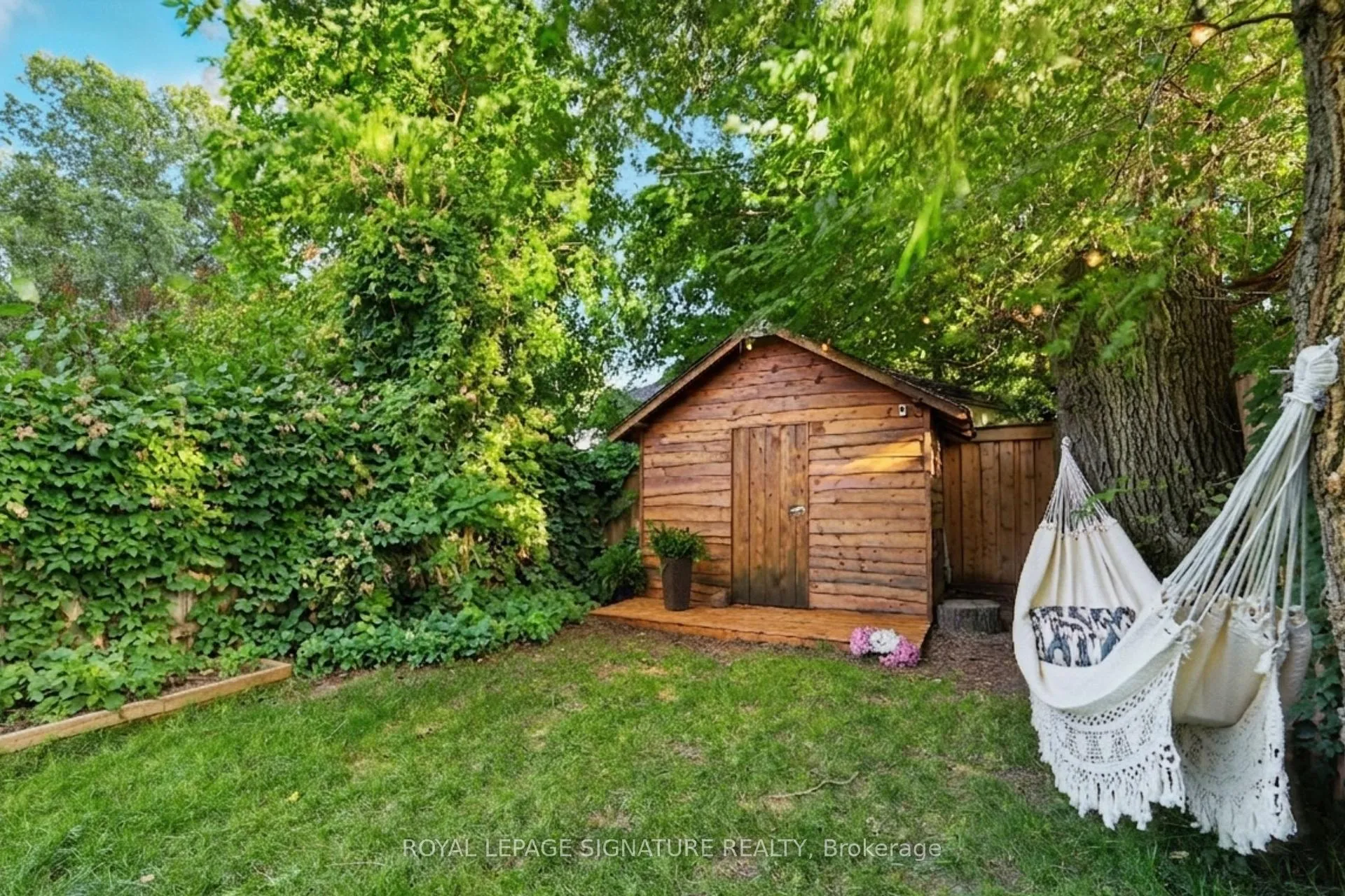 Photo 25 of 33 Cochrane Drive, Etobicoke, Stonegate-Queensway — HOMEH