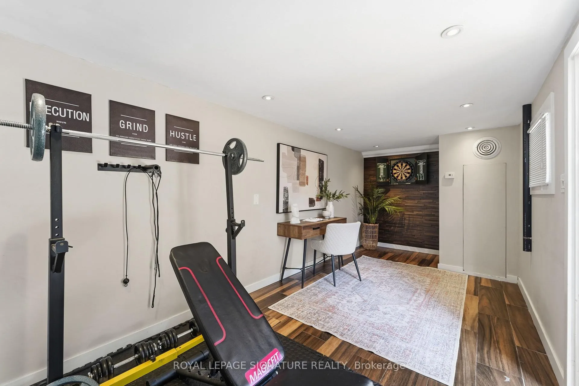 Photo 28 of 33 Cochrane Drive, Etobicoke, Stonegate-Queensway — HOMEH