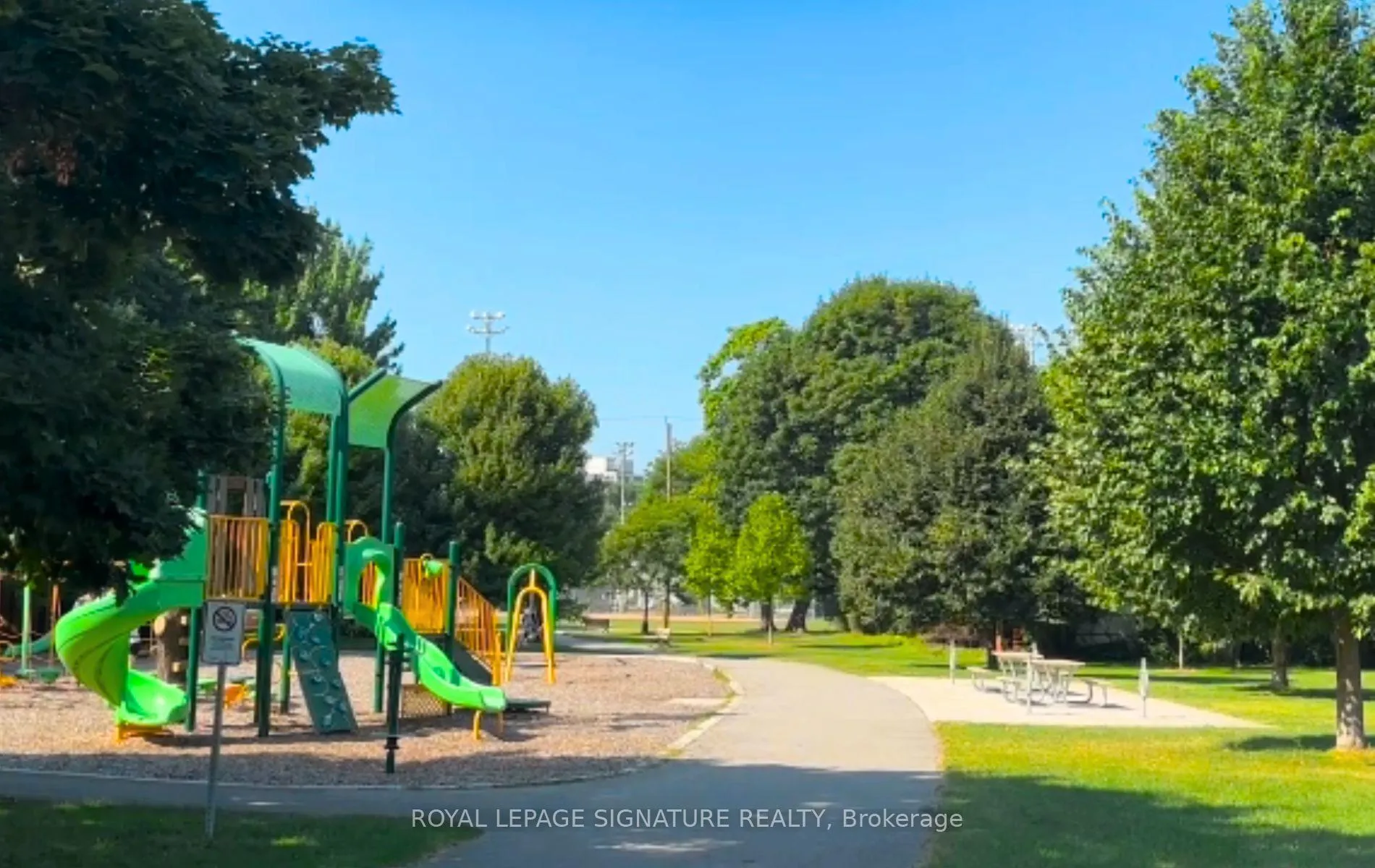 Photo 34 of 33 Cochrane Drive, Etobicoke, Stonegate-Queensway — HOMEH