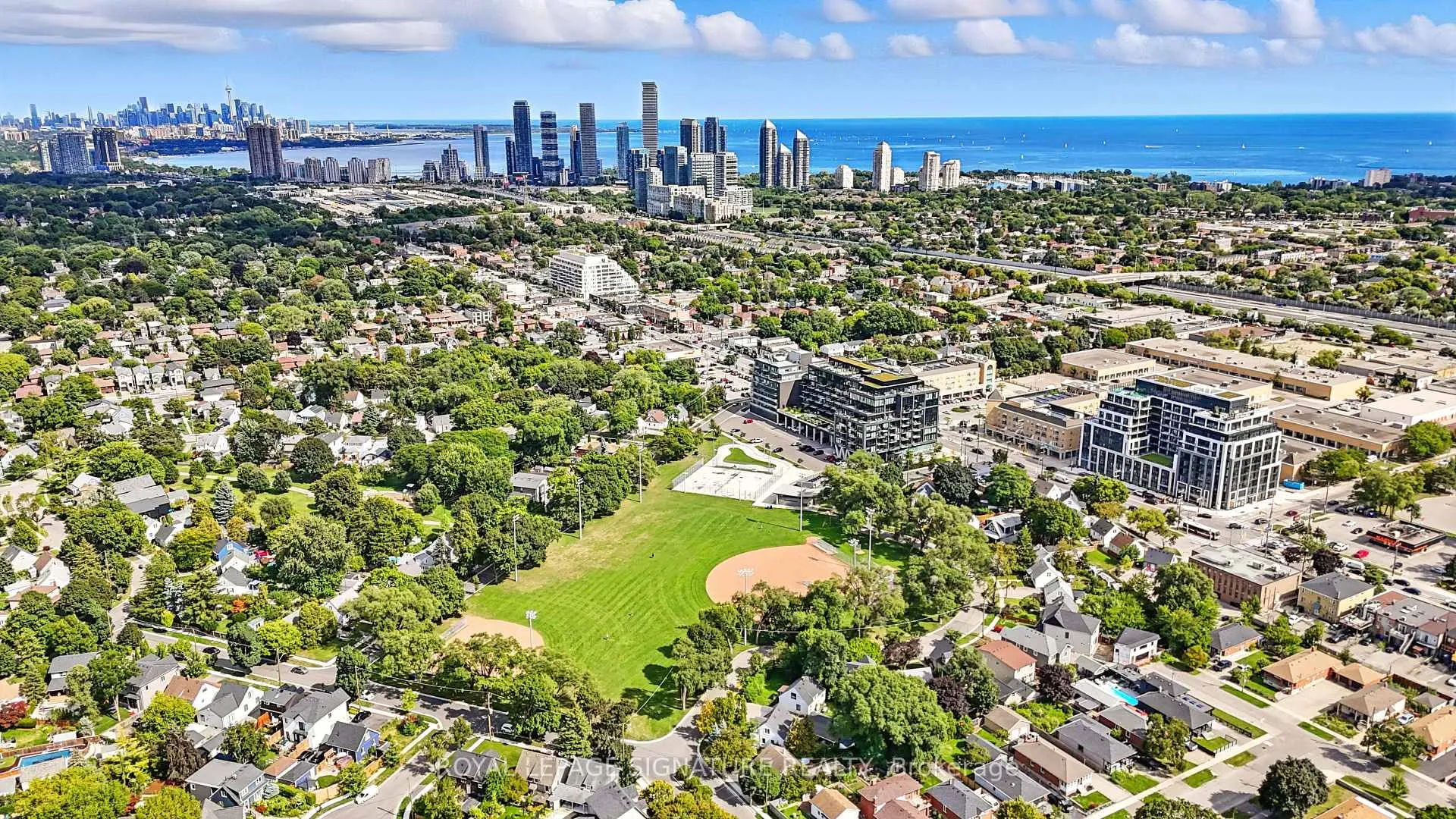 Photo 35 of 33 Cochrane Drive, Etobicoke, Stonegate-Queensway — HOMEH