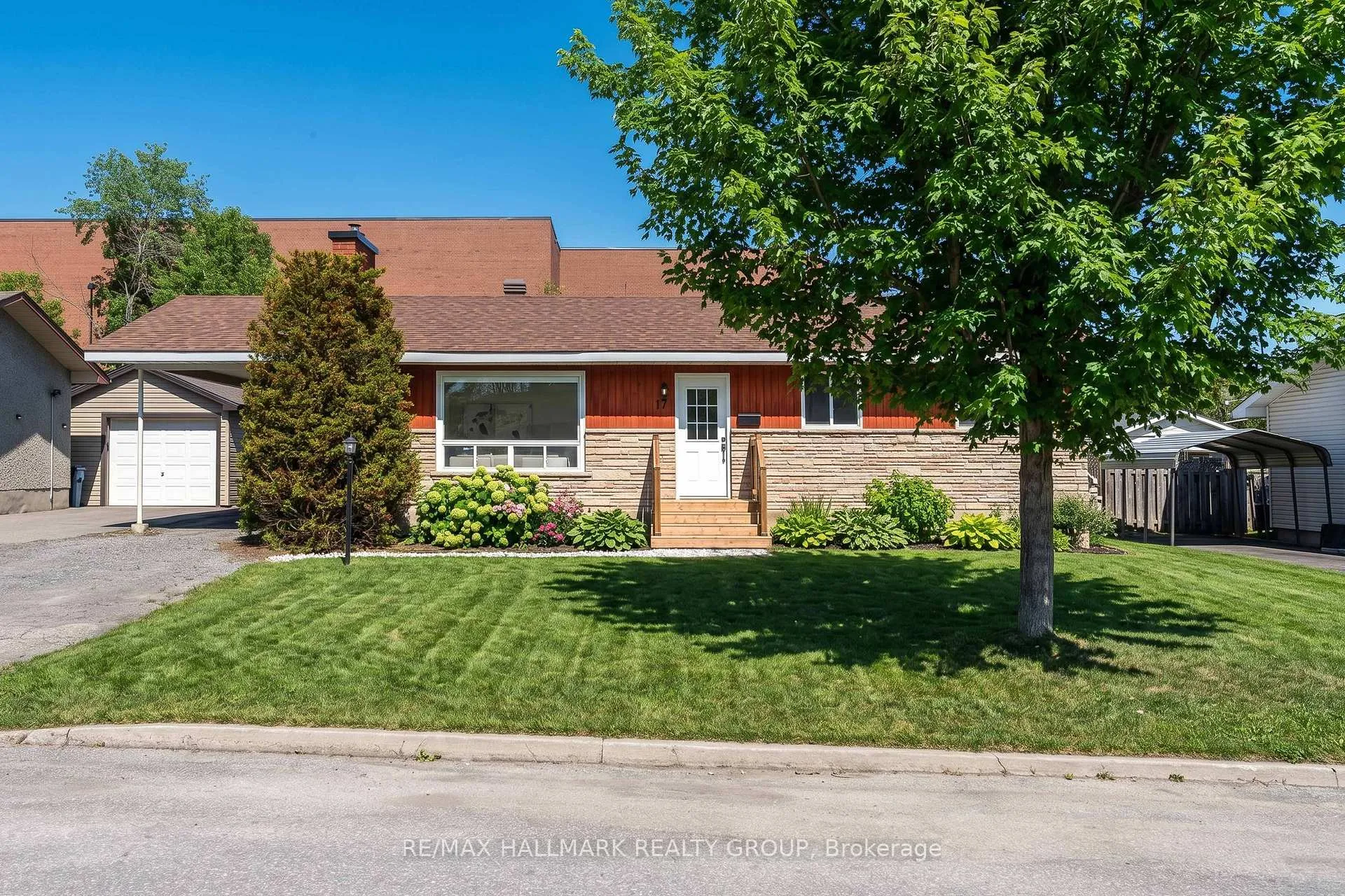 Photo 1 of 17 Wolmsley Crescent, Ottawa, Meadowlands/Crestview — HOMEH