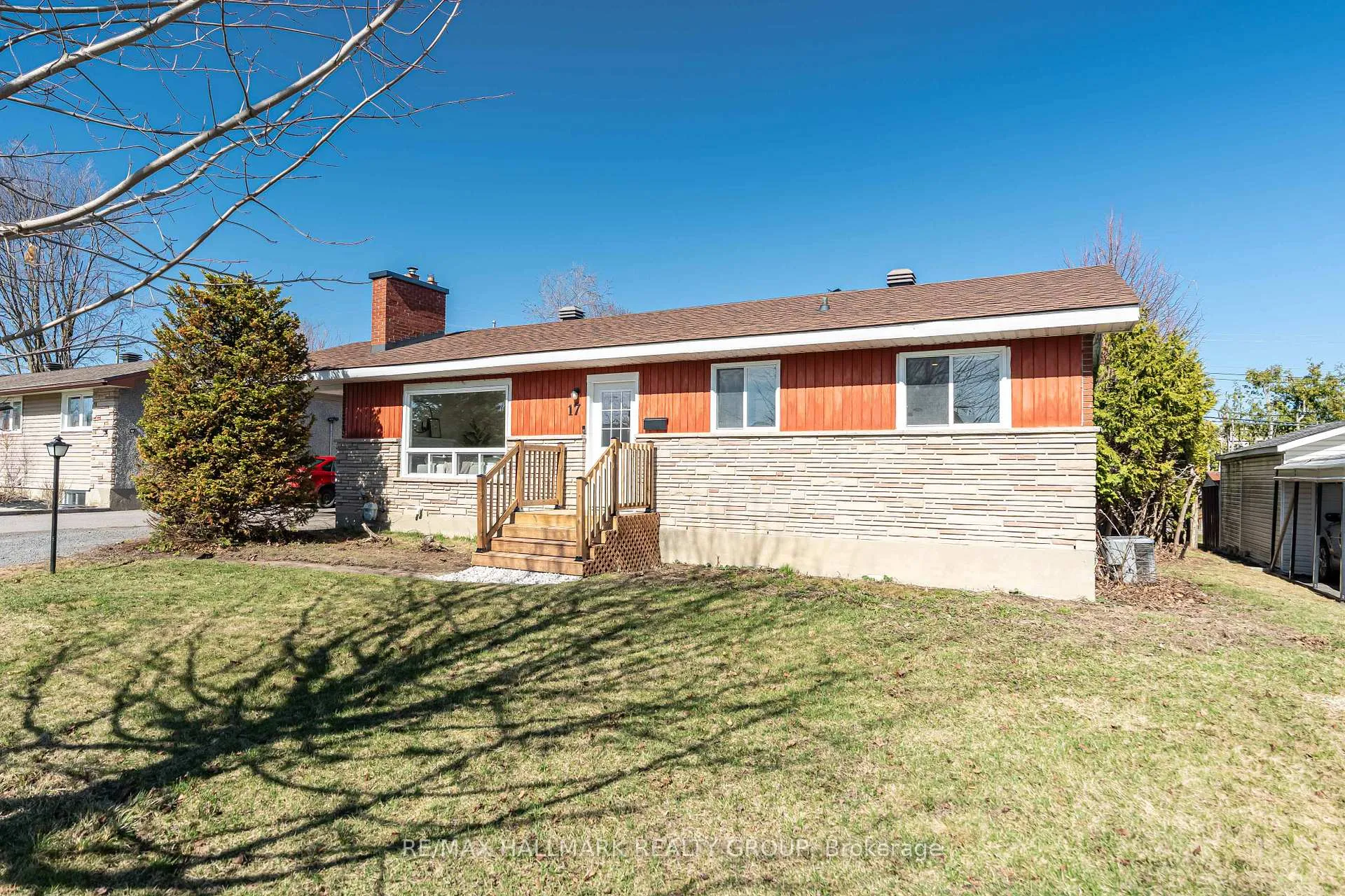 Photo 2 of 17 Wolmsley Crescent, Ottawa, Meadowlands/Crestview — HOMEH
