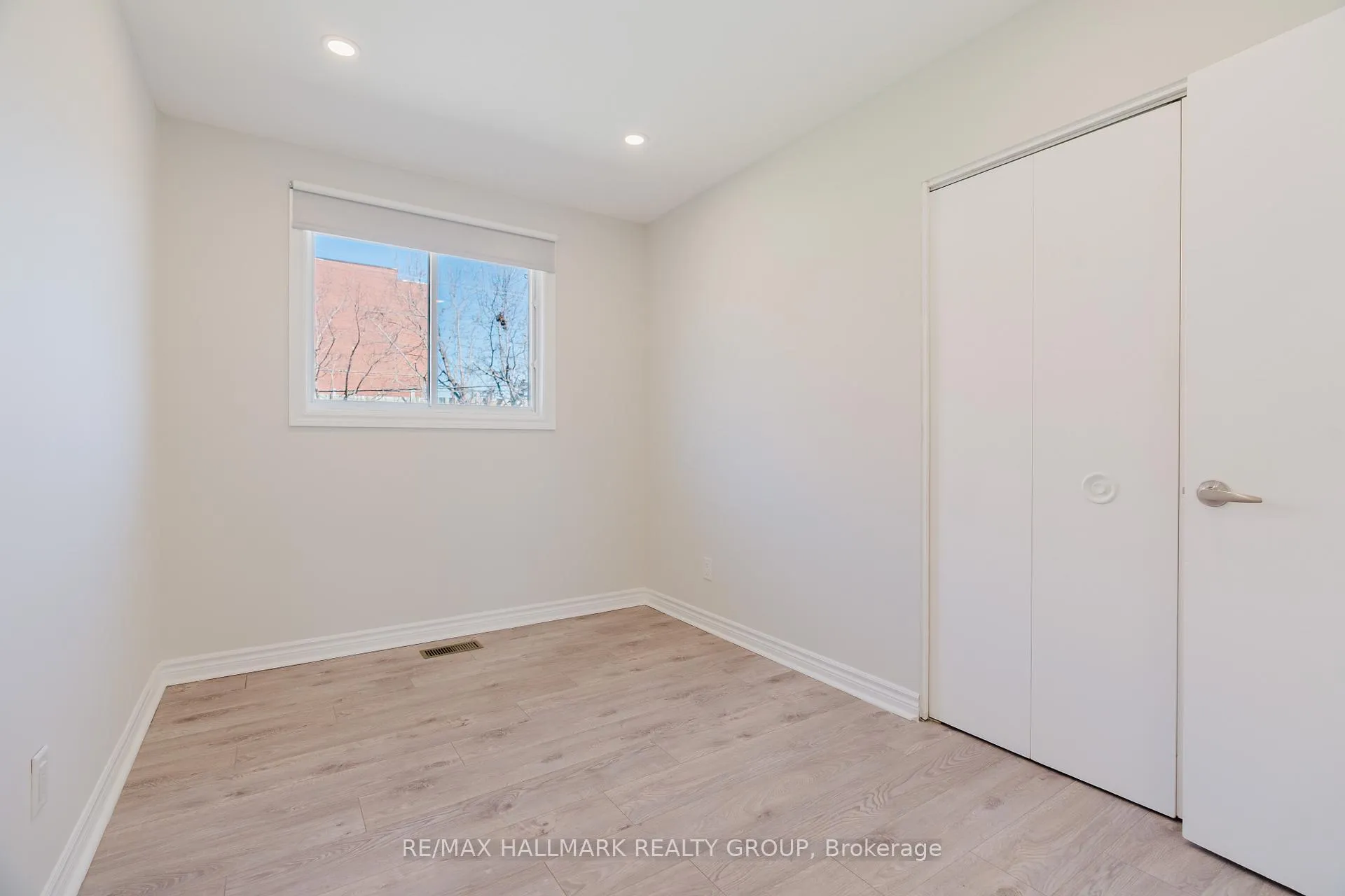 Photo 11 of 17 Wolmsley Crescent, Ottawa, Meadowlands/Crestview — HOMEH