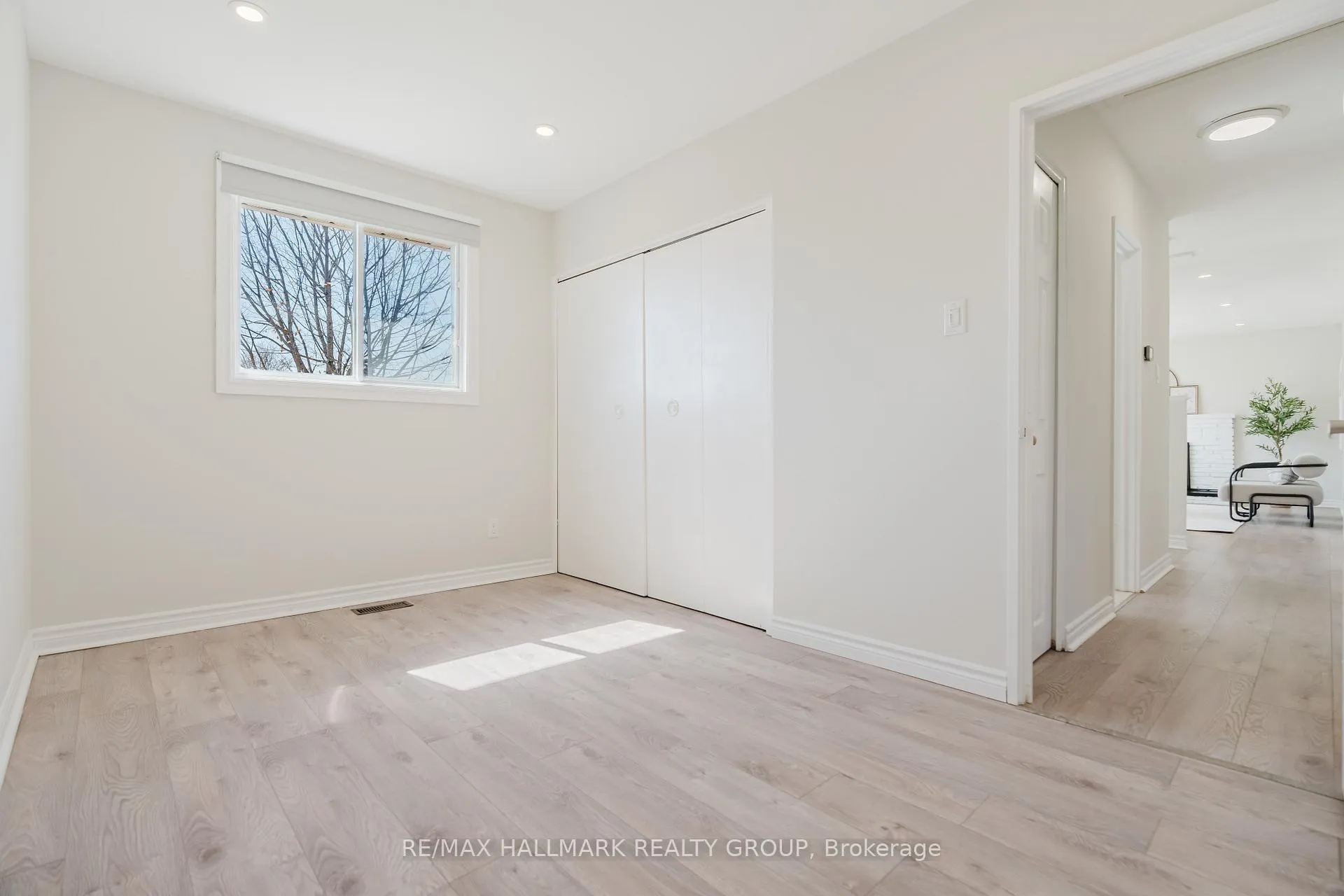 Photo 19 of 17 Wolmsley Crescent, Ottawa, Meadowlands/Crestview — HOMEH