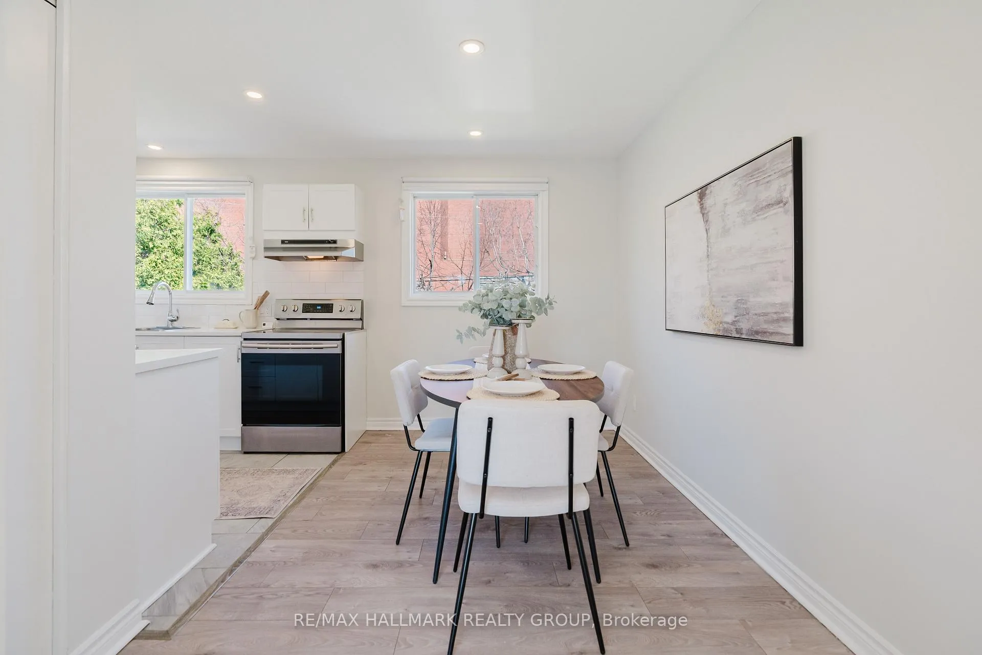 Photo 22 of 17 Wolmsley Crescent, Ottawa, Meadowlands/Crestview — HOMEH