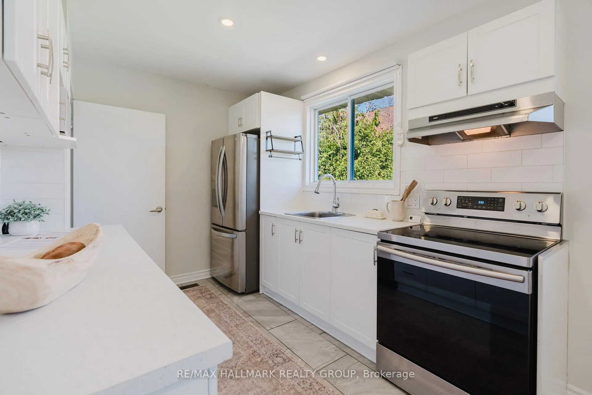Photo 28 of 17 Wolmsley Crescent, Ottawa, Meadowlands/Crestview — HOMEH