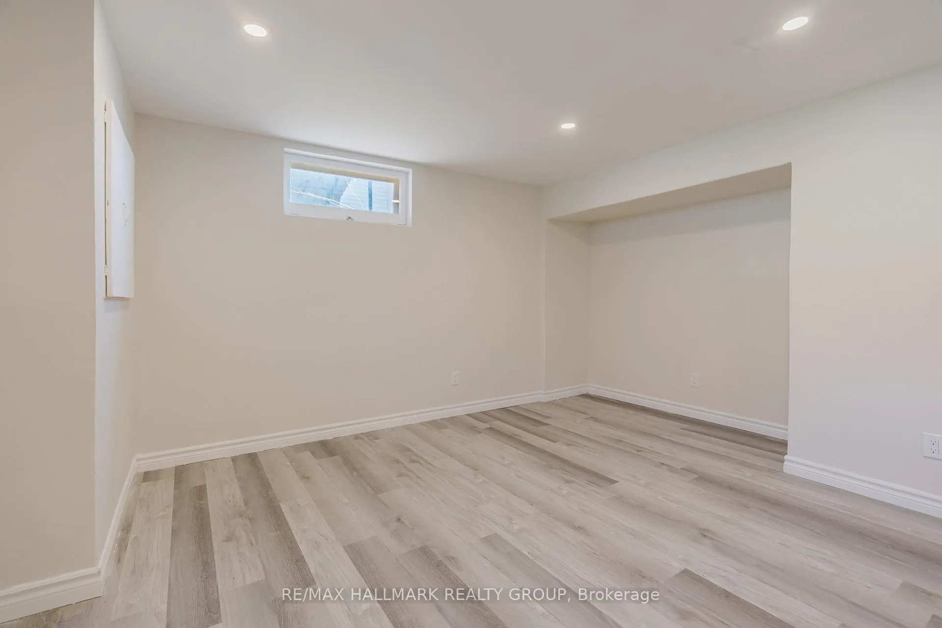 Photo 35 of 17 Wolmsley Crescent, Ottawa, Meadowlands/Crestview — HOMEH