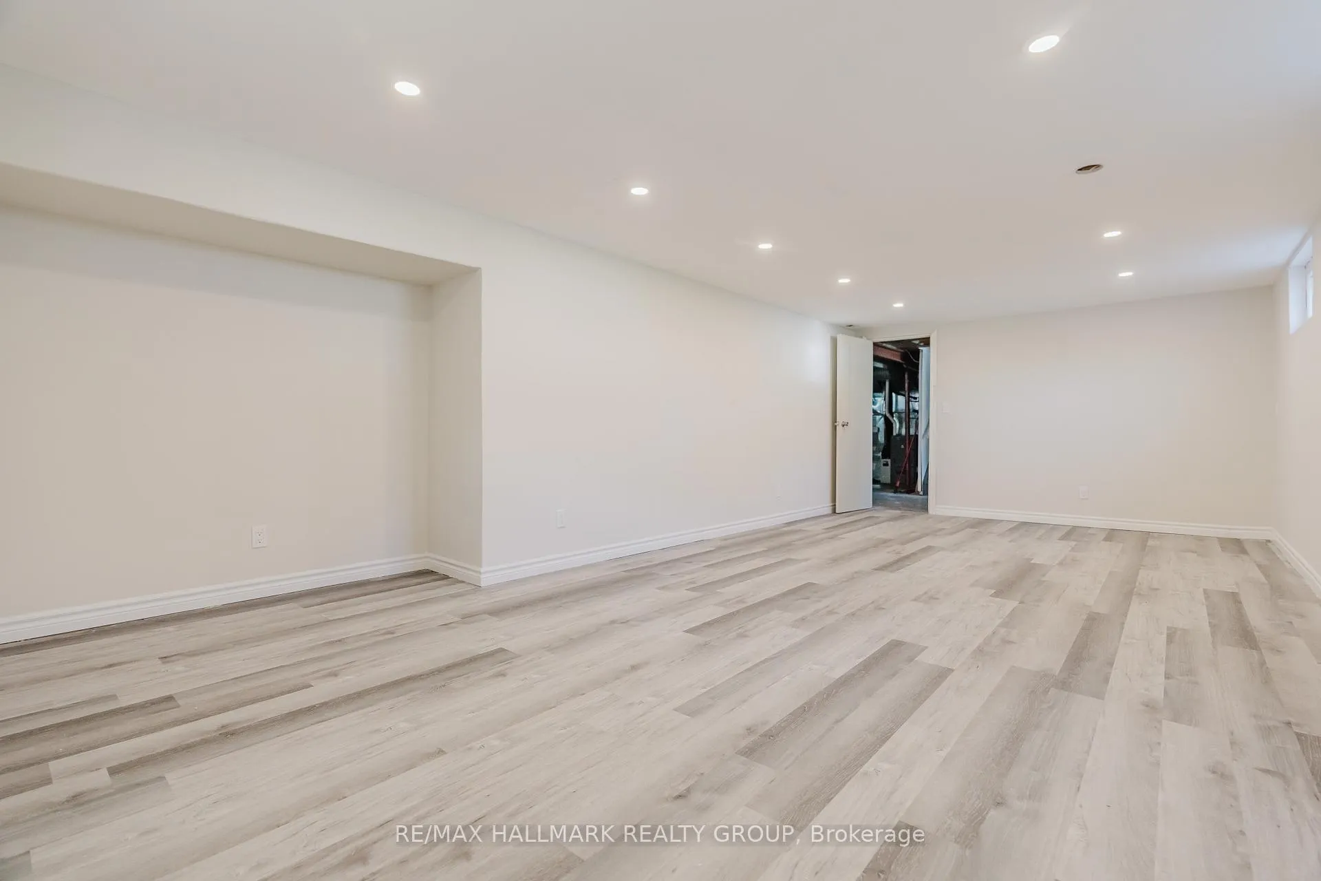 Photo 36 of 17 Wolmsley Crescent, Ottawa, Meadowlands/Crestview — HOMEH