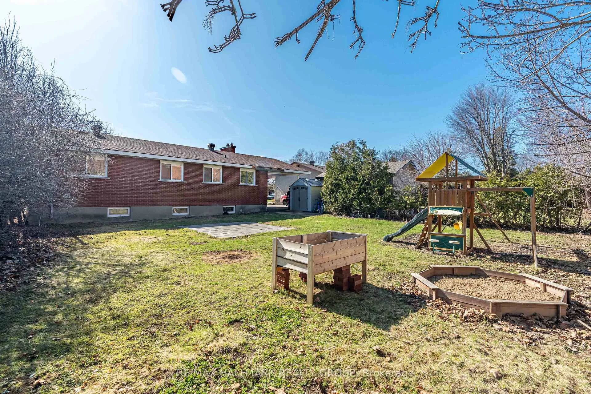 Photo 39 of 17 Wolmsley Crescent, Ottawa, Meadowlands/Crestview — HOMEH