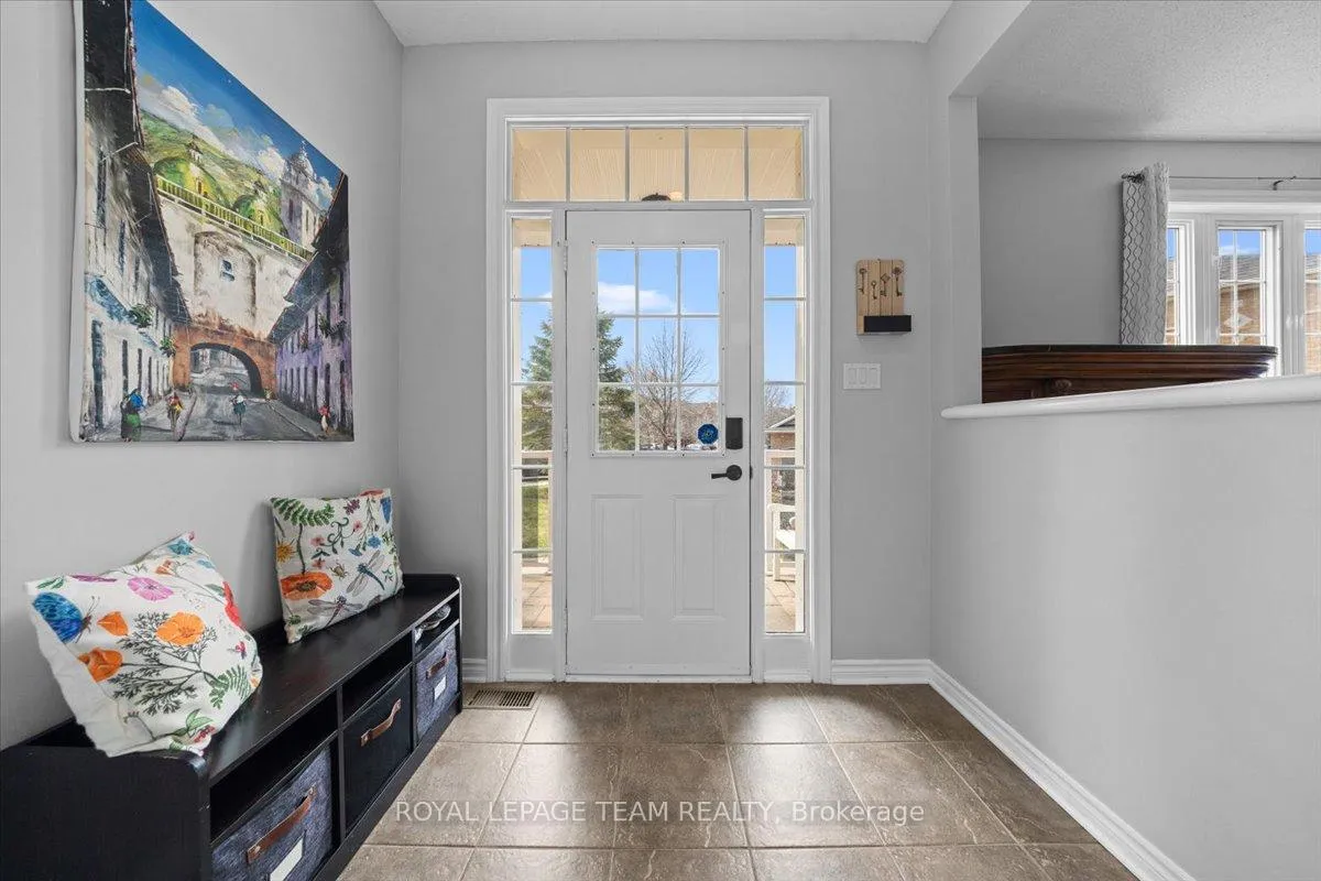 Photo 4 of 79 Saddlesmith Circle, Ottawa, Kanata - Emerald Meadows/Trailwest — HOMEH