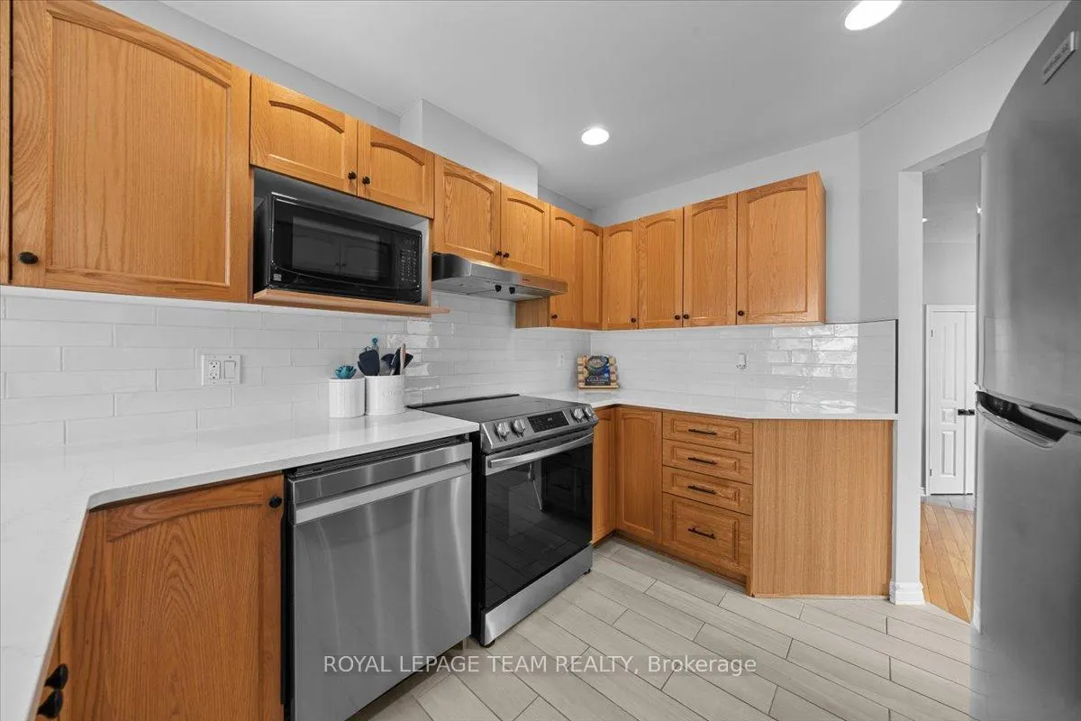 Photo 13 of 79 Saddlesmith Circle, Ottawa, Kanata - Emerald Meadows/Trailwest — HOMEH
