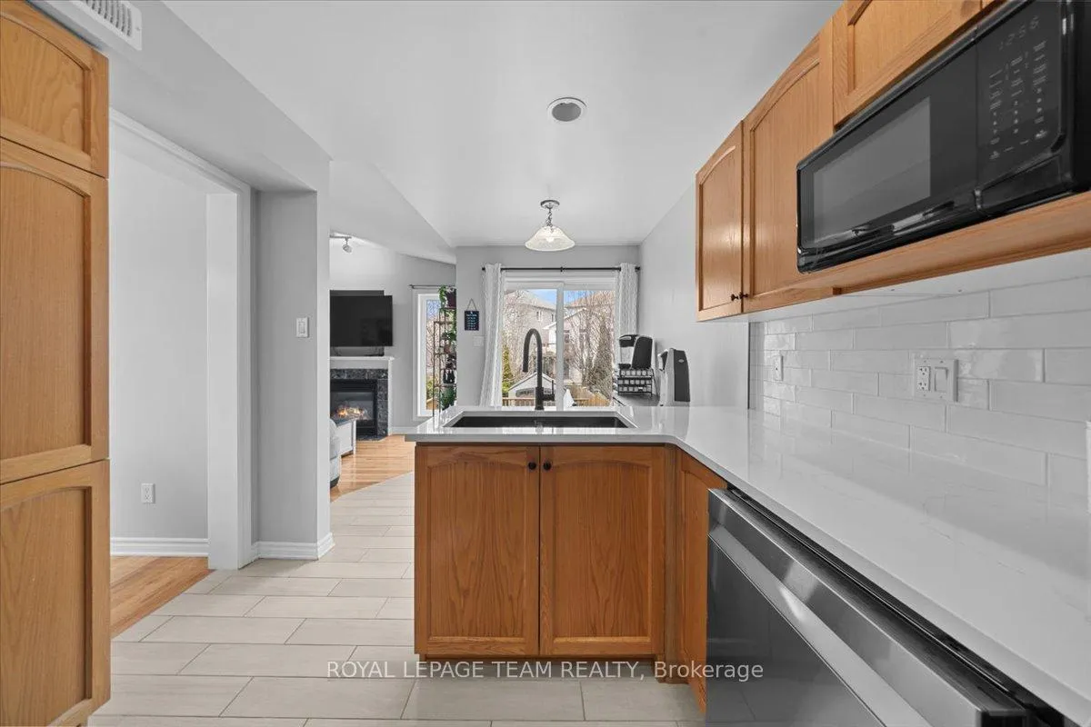 Photo 14 of 79 Saddlesmith Circle, Ottawa, Kanata - Emerald Meadows/Trailwest — HOMEH