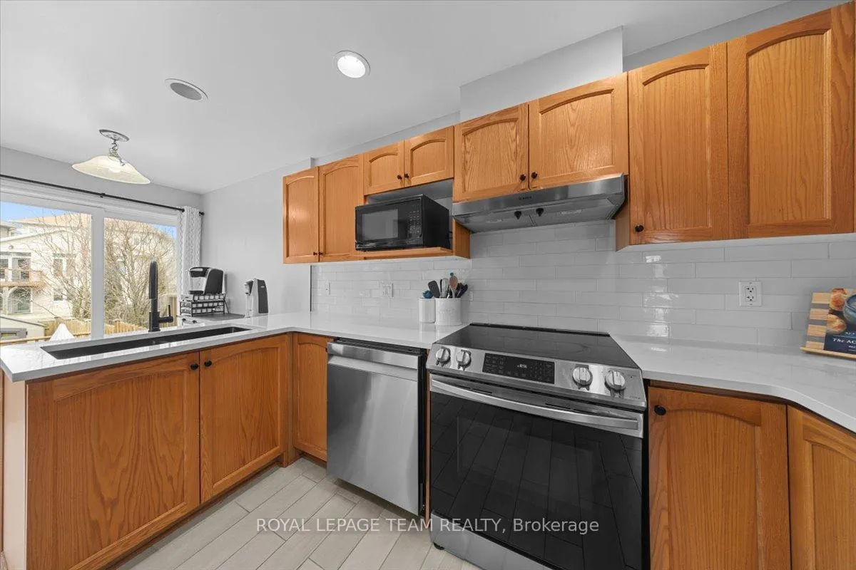 Photo 16 of 79 Saddlesmith Circle, Ottawa, Kanata - Emerald Meadows/Trailwest — HOMEH