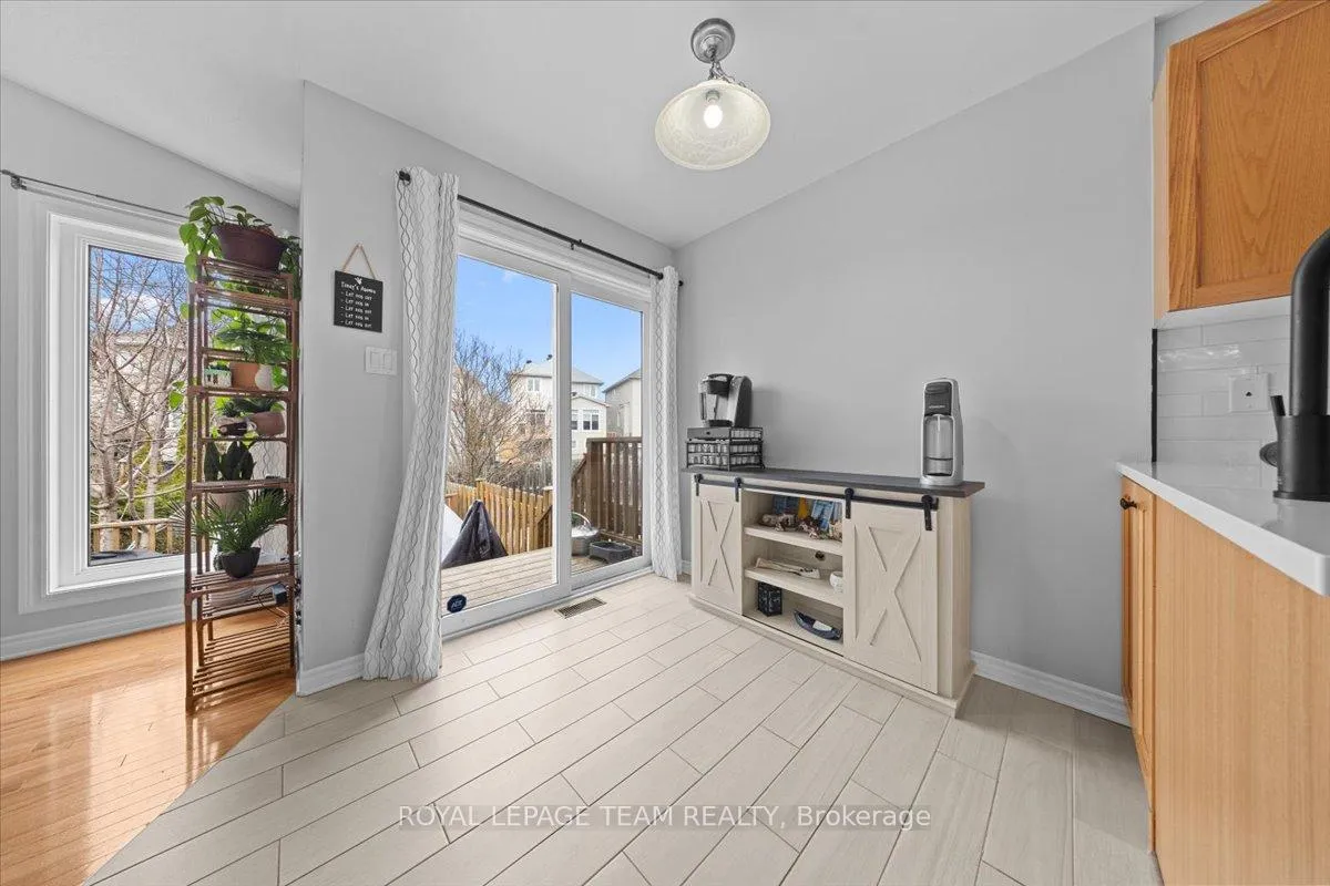 Photo 17 of 79 Saddlesmith Circle, Ottawa, Kanata - Emerald Meadows/Trailwest — HOMEH