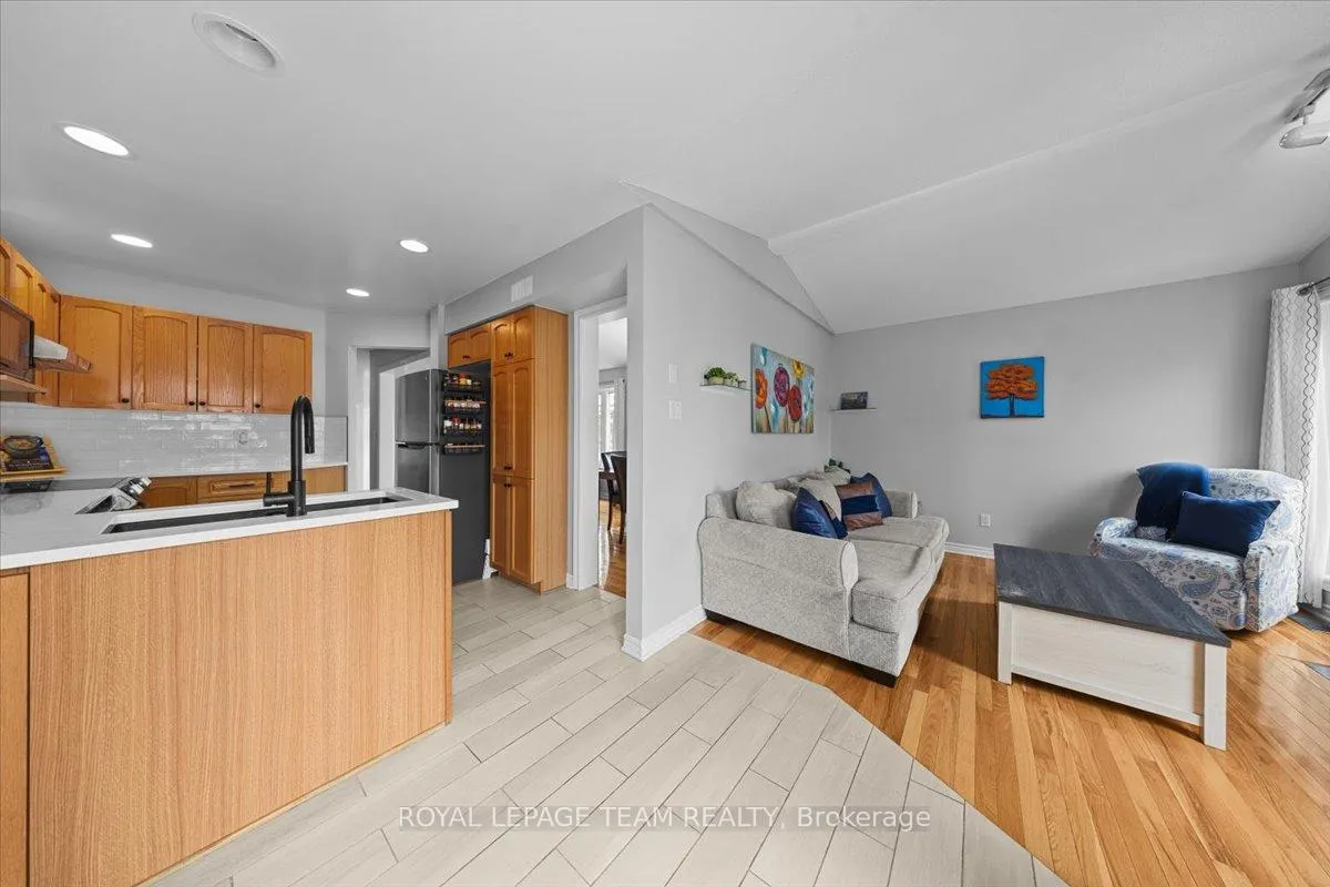 Photo 18 of 79 Saddlesmith Circle, Ottawa, Kanata - Emerald Meadows/Trailwest — HOMEH