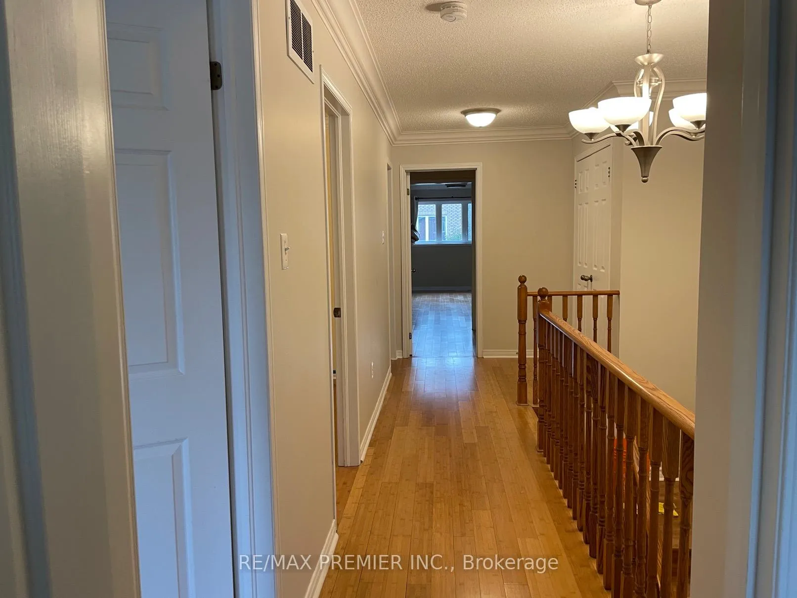 Photo 5 of 111 Catalpa Crescent, Vaughan, Patterson — HOMEH