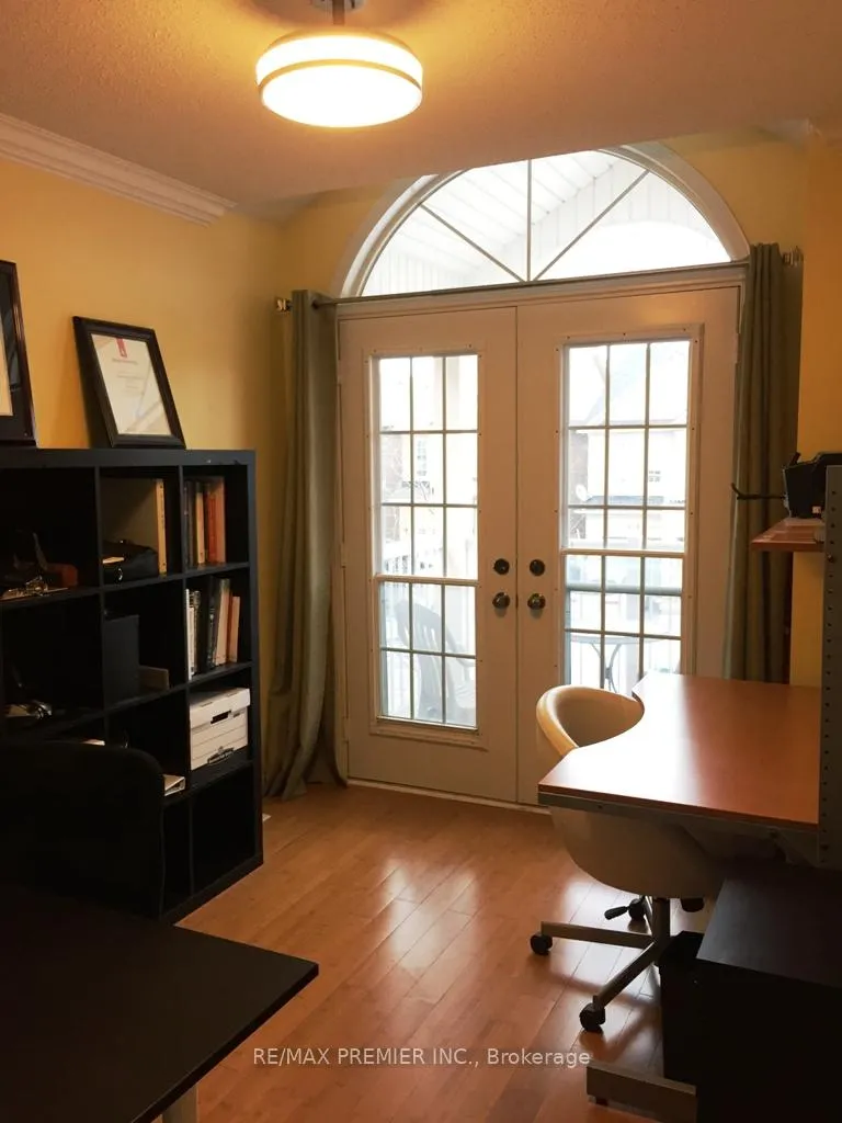 Photo 10 of 111 Catalpa Crescent, Vaughan, Patterson — HOMEH